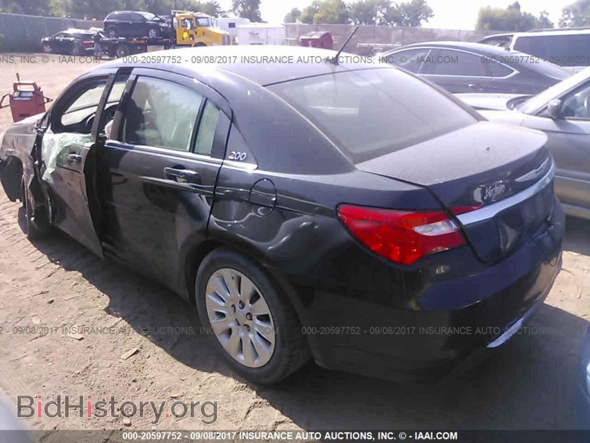2013 Chrysler 200 - VIN: 1C3CCBAB2DN622631 - Фото 3