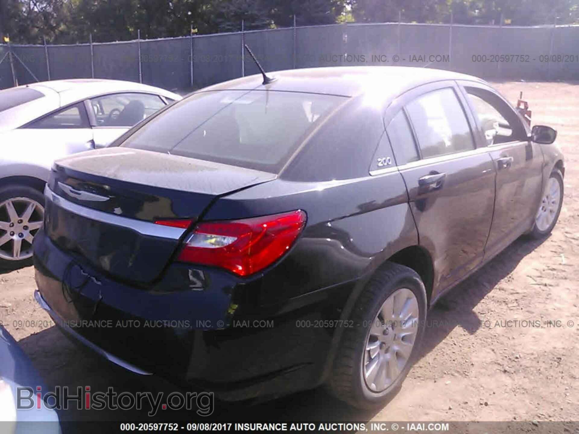 2013 Chrysler 200 - VIN: 1C3CCBAB2DN622631 - Фото 4