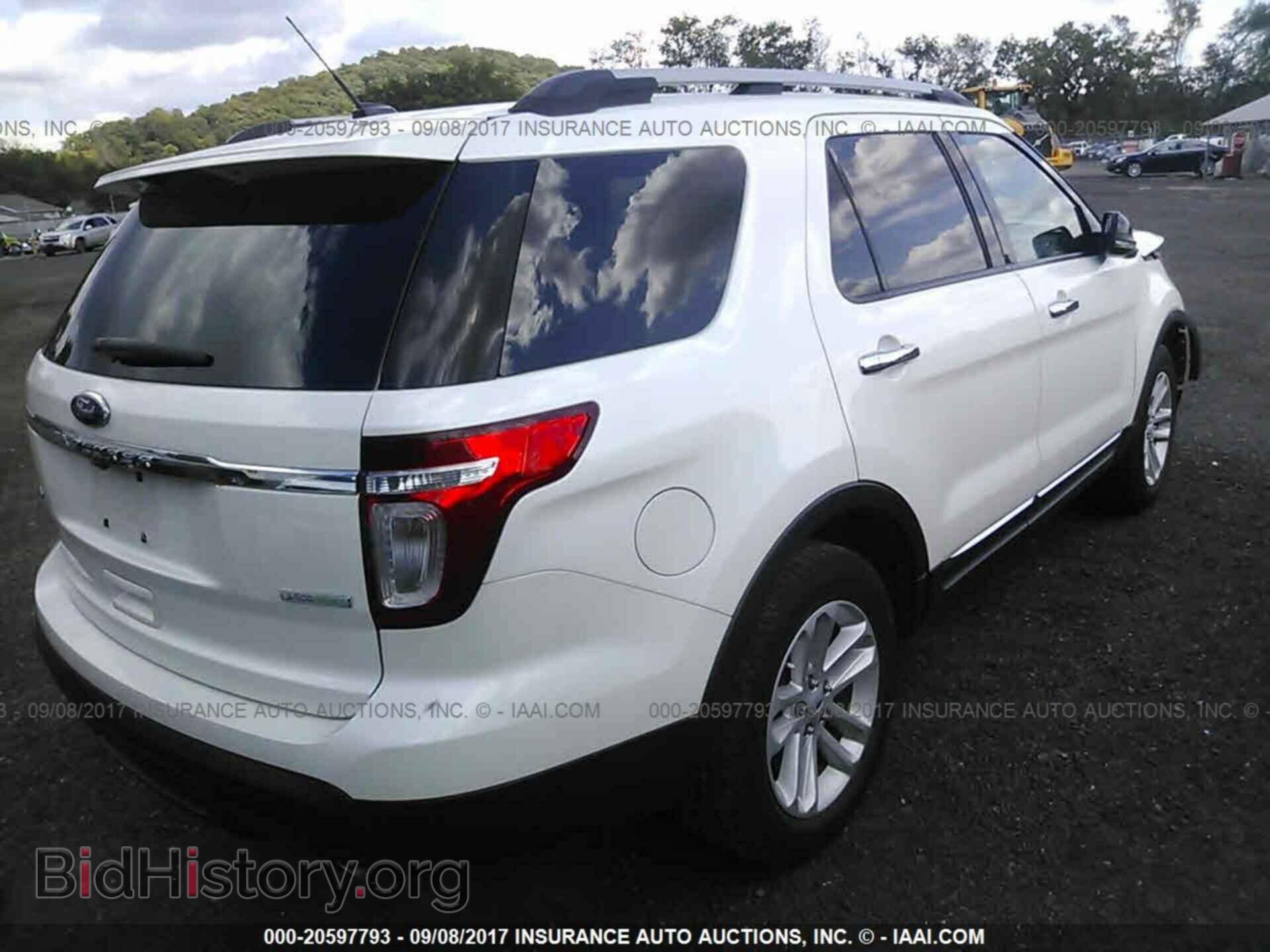 2012 Ford Explorer - VIN: 1FMHK7D91CGA17962 - Photo 4