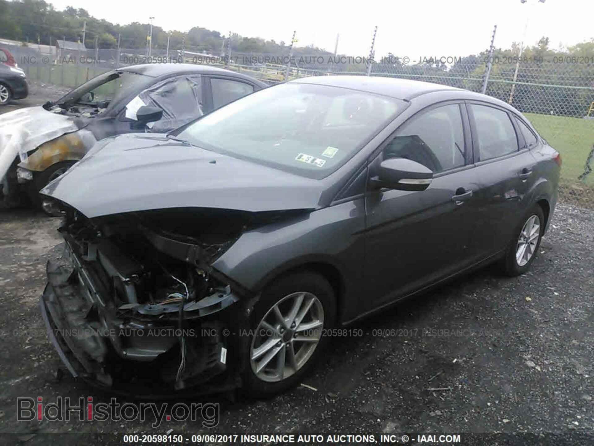 2015 Ford Focus - VIN: 1FADP3F28FL226937 - Photo 2