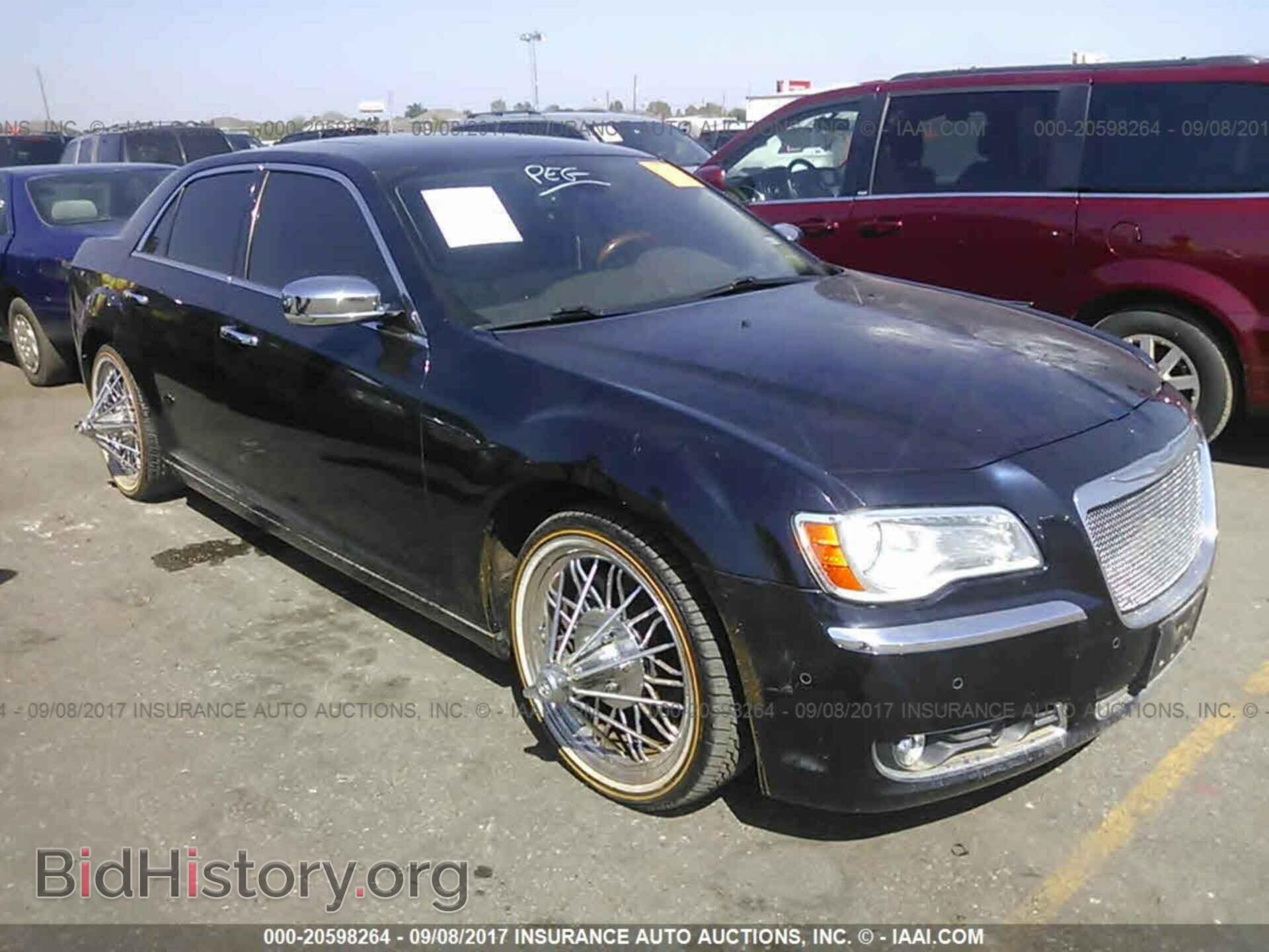 Photo 2C3CA6CT9BH522843 - Chrysler 300c 2011