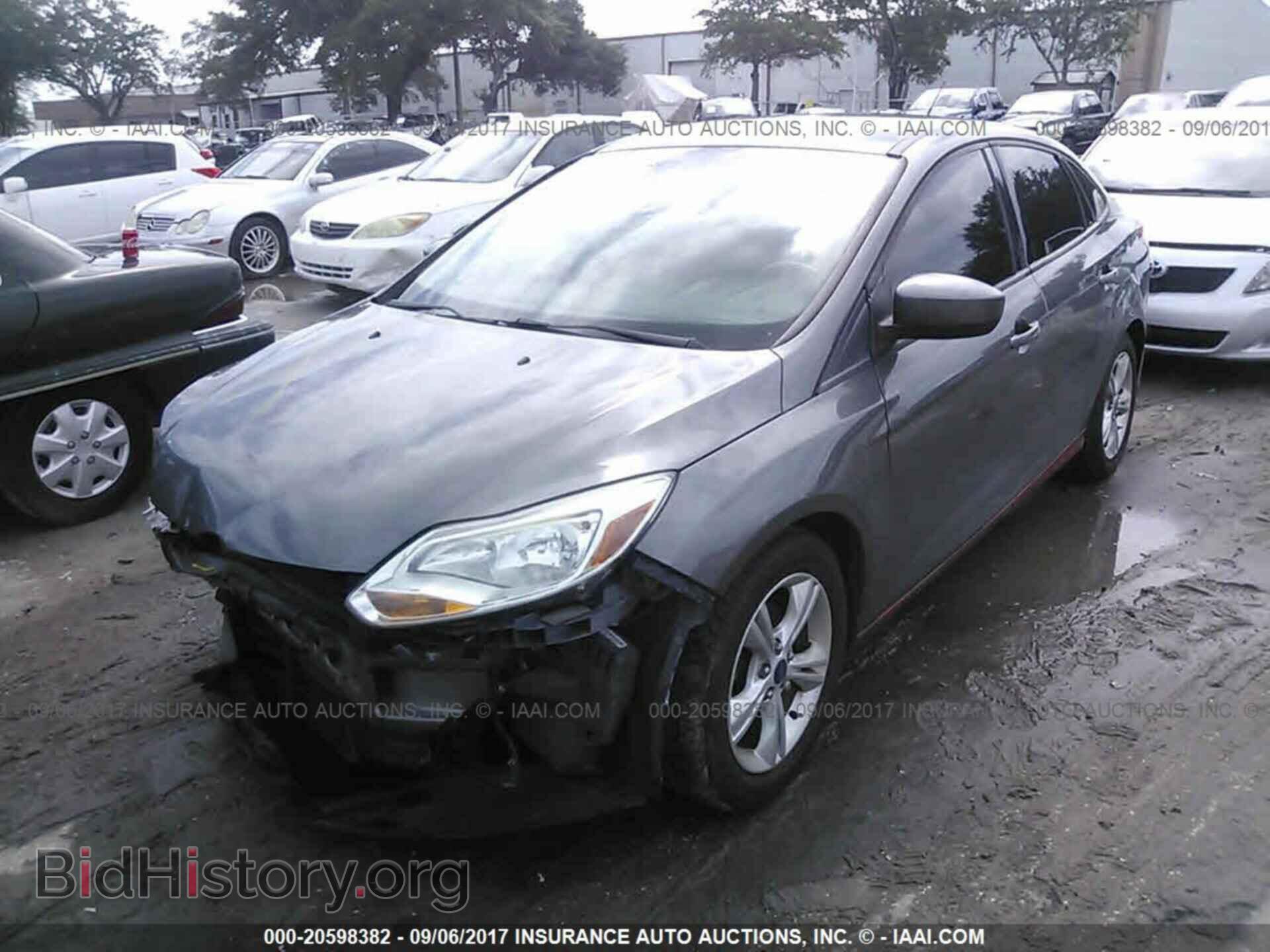 2012 Ford Focus - VIN: 1FAHP3F22CL282661 - Photo 2