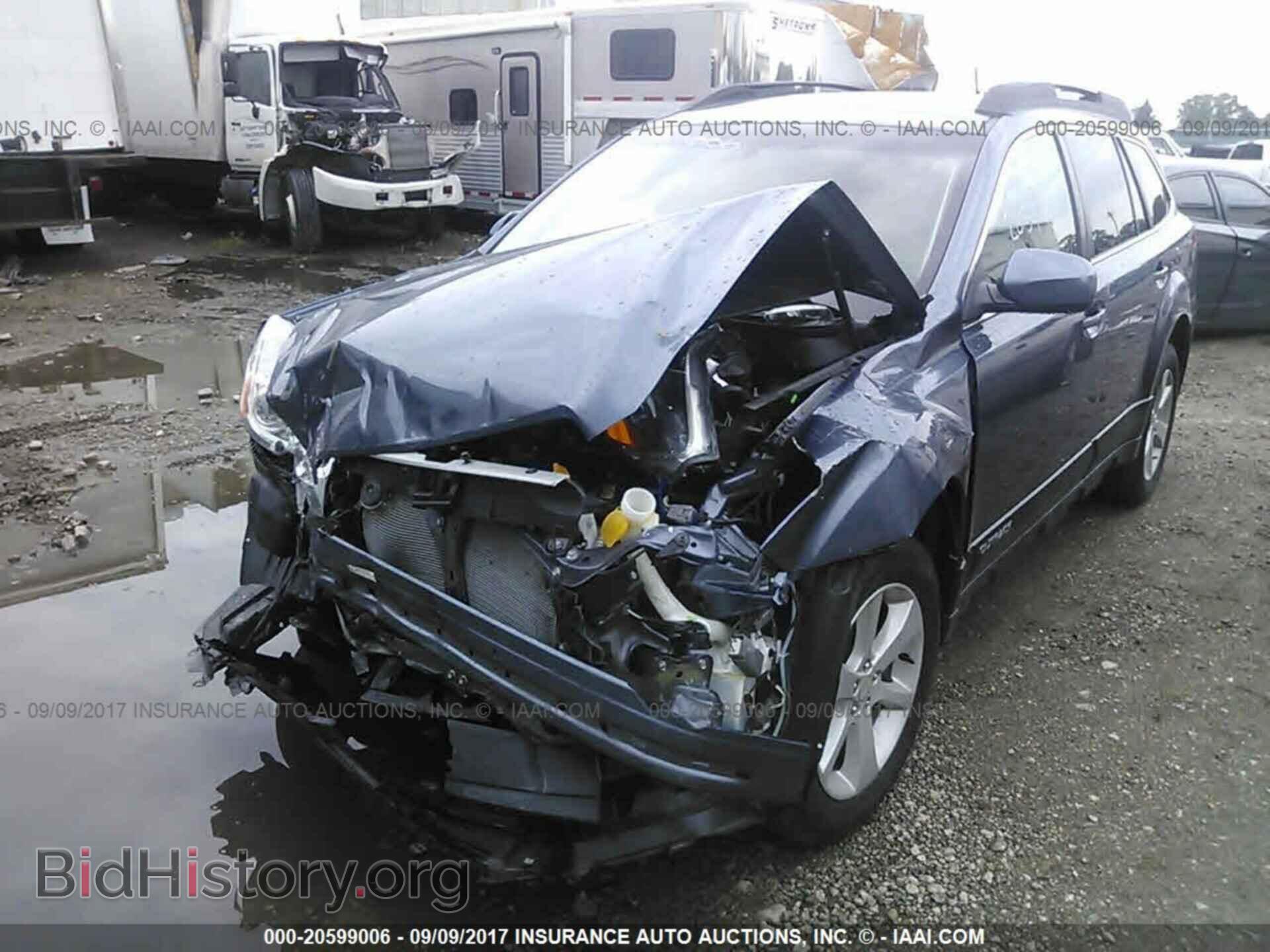 2014 Subaru Outback - VIN: 4S4BRCCC4E3312653 - Photo 2