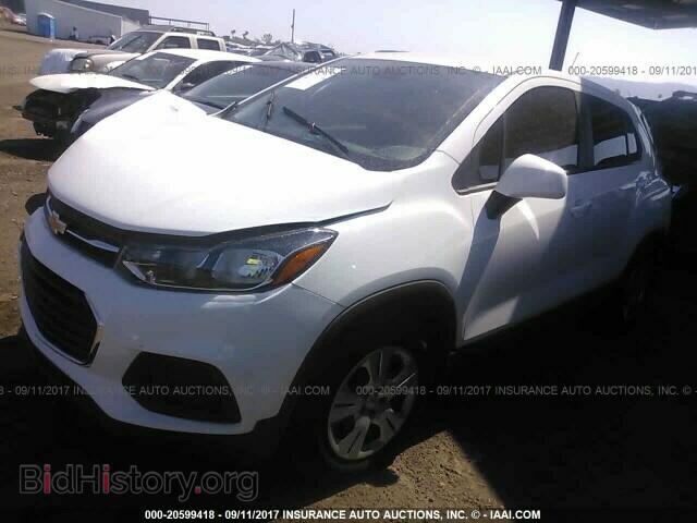 2017 Chevrolet Trax - VIN: 3GNCJKSB3HL261925 - Photo 2