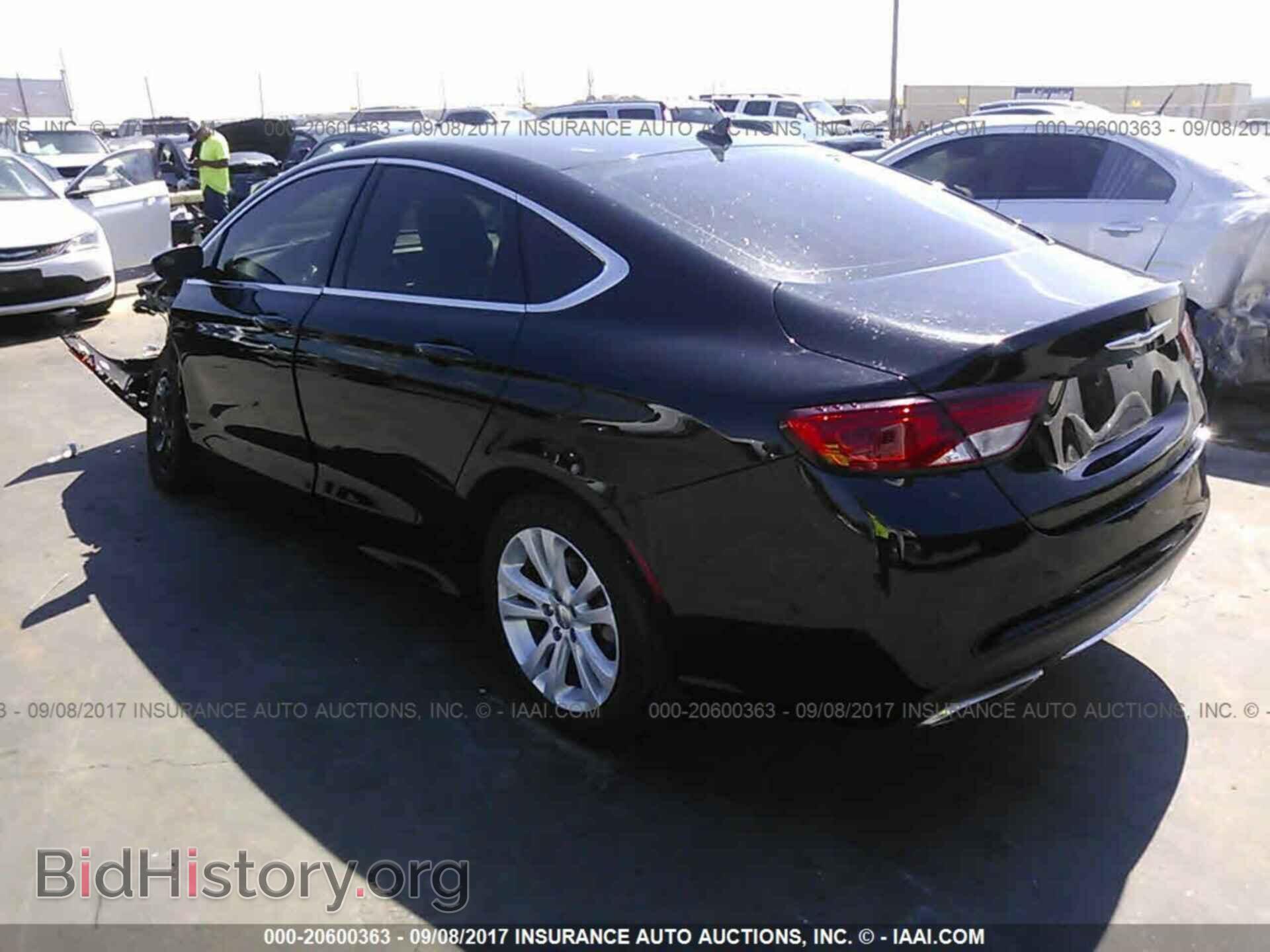 2016 Chrysler 200 - VIN: 1C3CCCAG3GN143270 - Photo 3