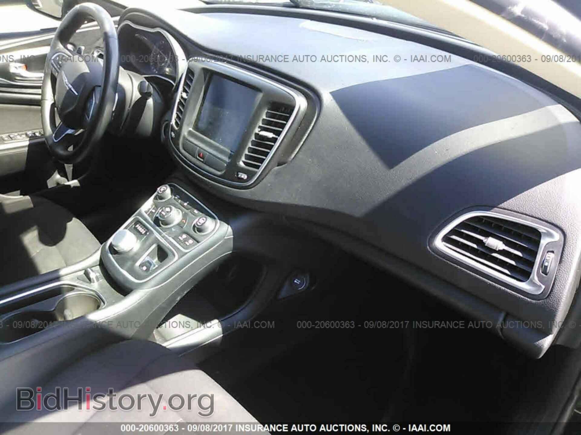 2016 Chrysler 200 - VIN: 1C3CCCAG3GN143270 - Photo 5