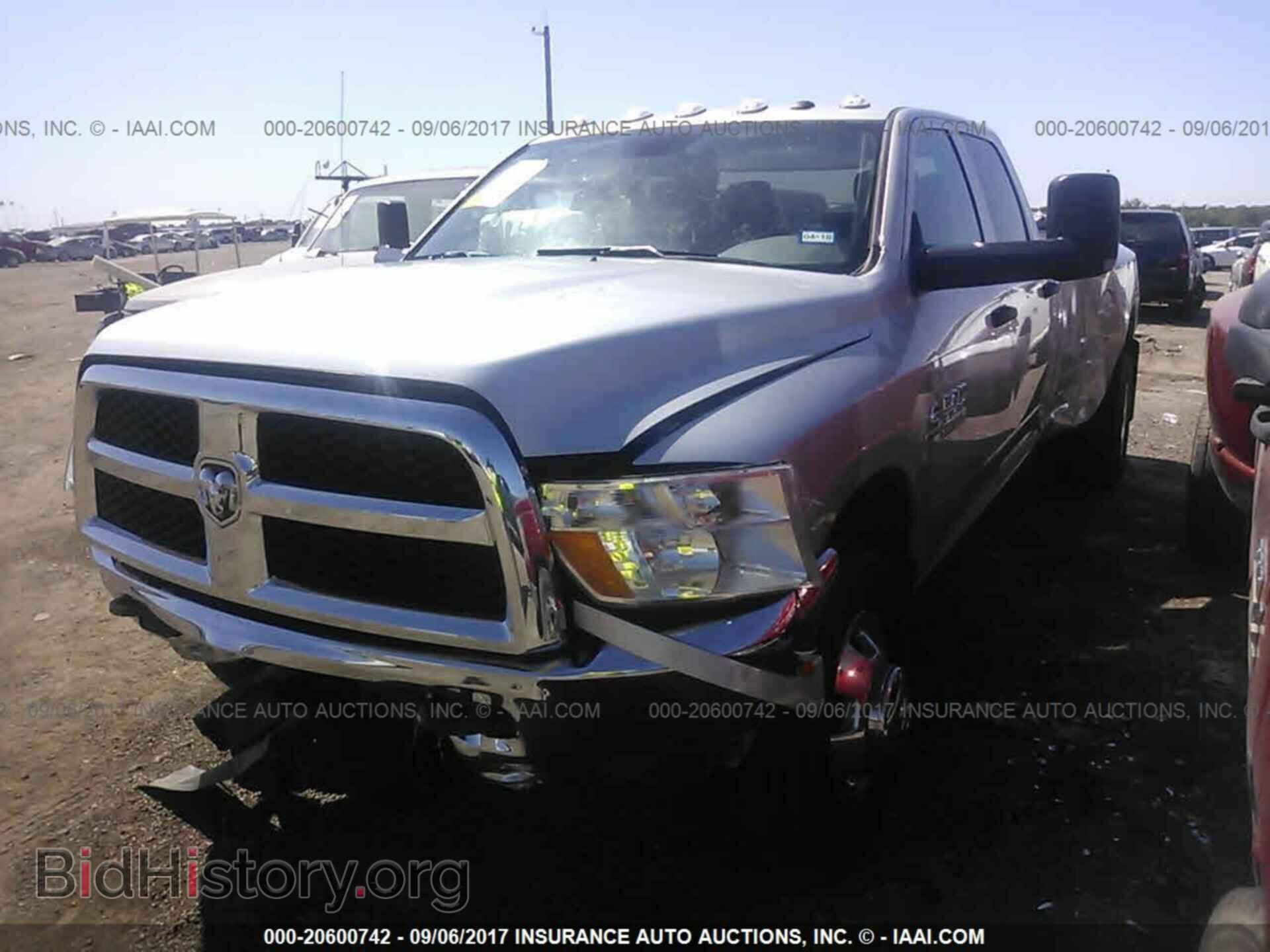 2017 Ram 3500 - VIN: 3C63RRGL4HG701646 - Фото 2