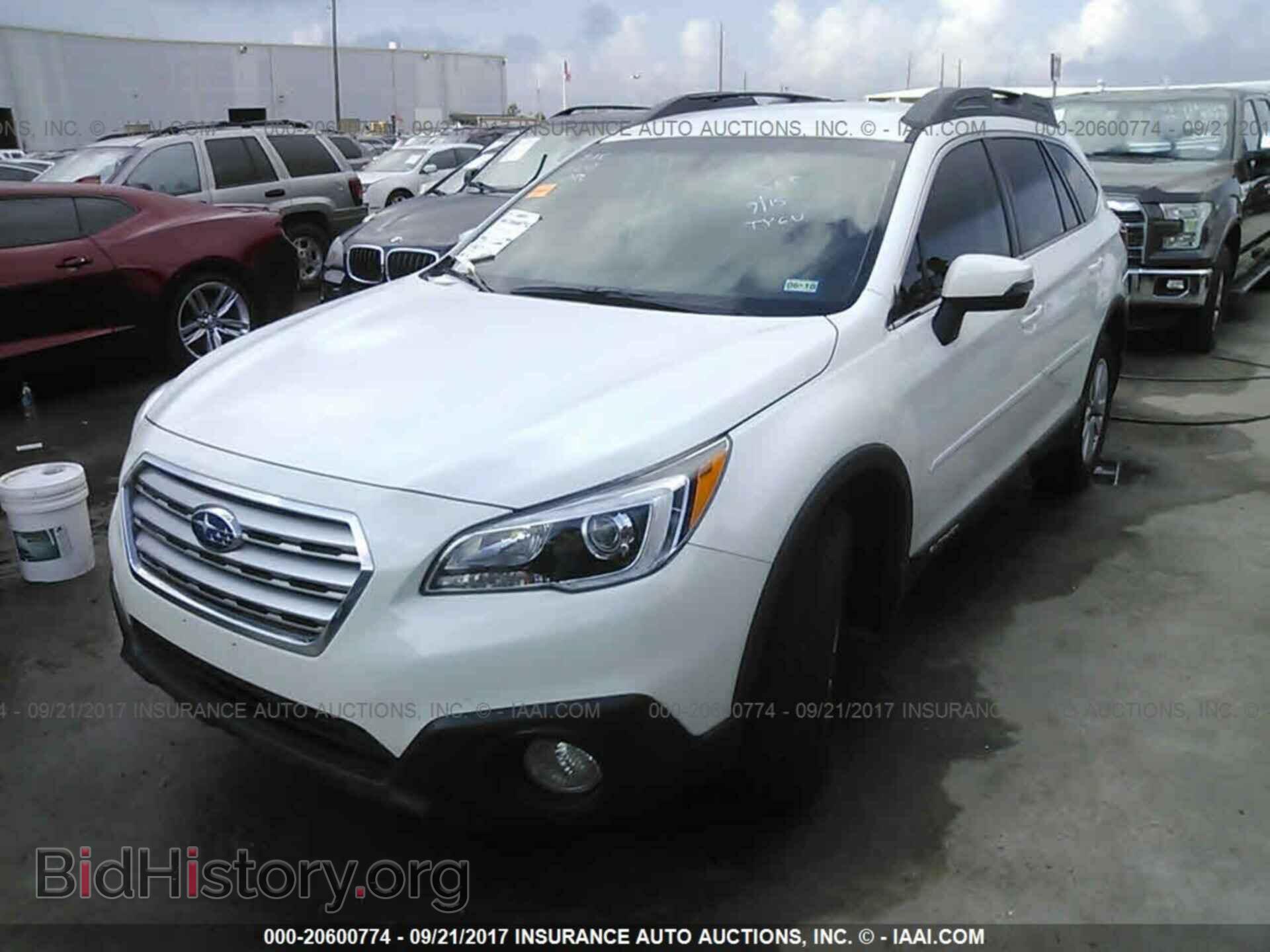 2017 Subaru Outback - VIN: 4S4BSAFC8H3200933 - Фото 2