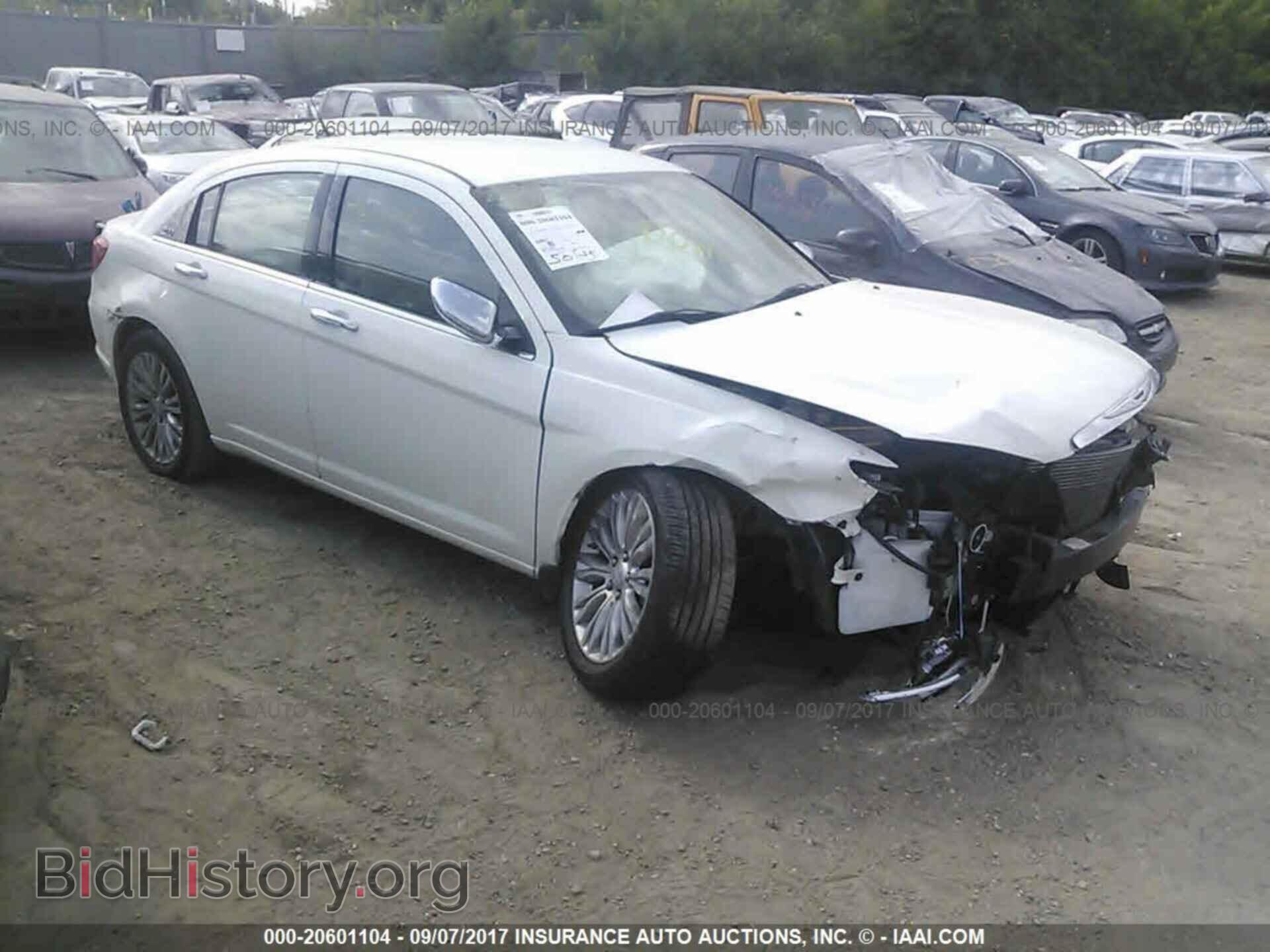 Photo 1C3BC2FB9BN500740 - Chrysler 200 2011