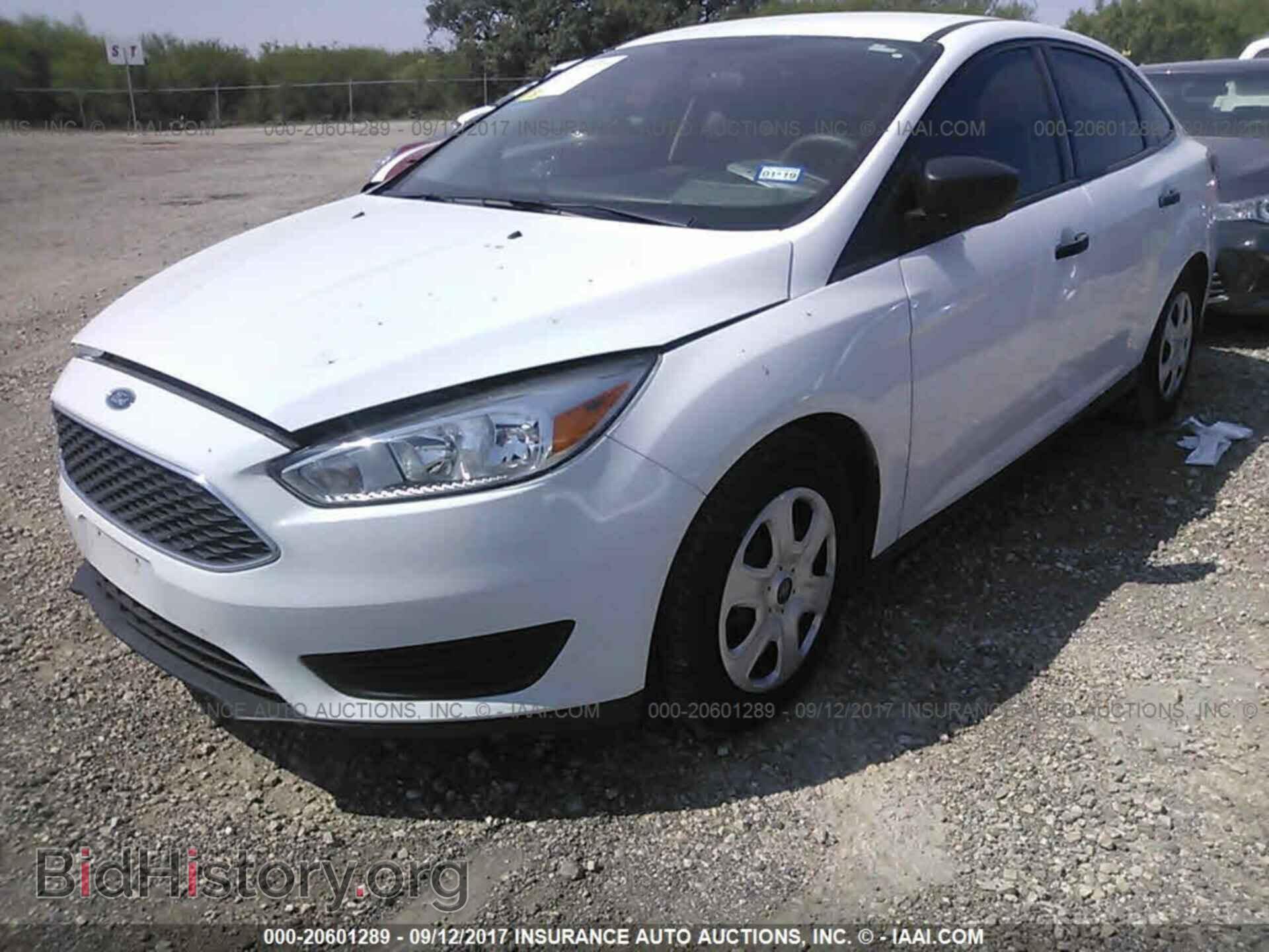 2016 Ford Focus - VIN: 1FADP3E21GL220786 - Photo 2