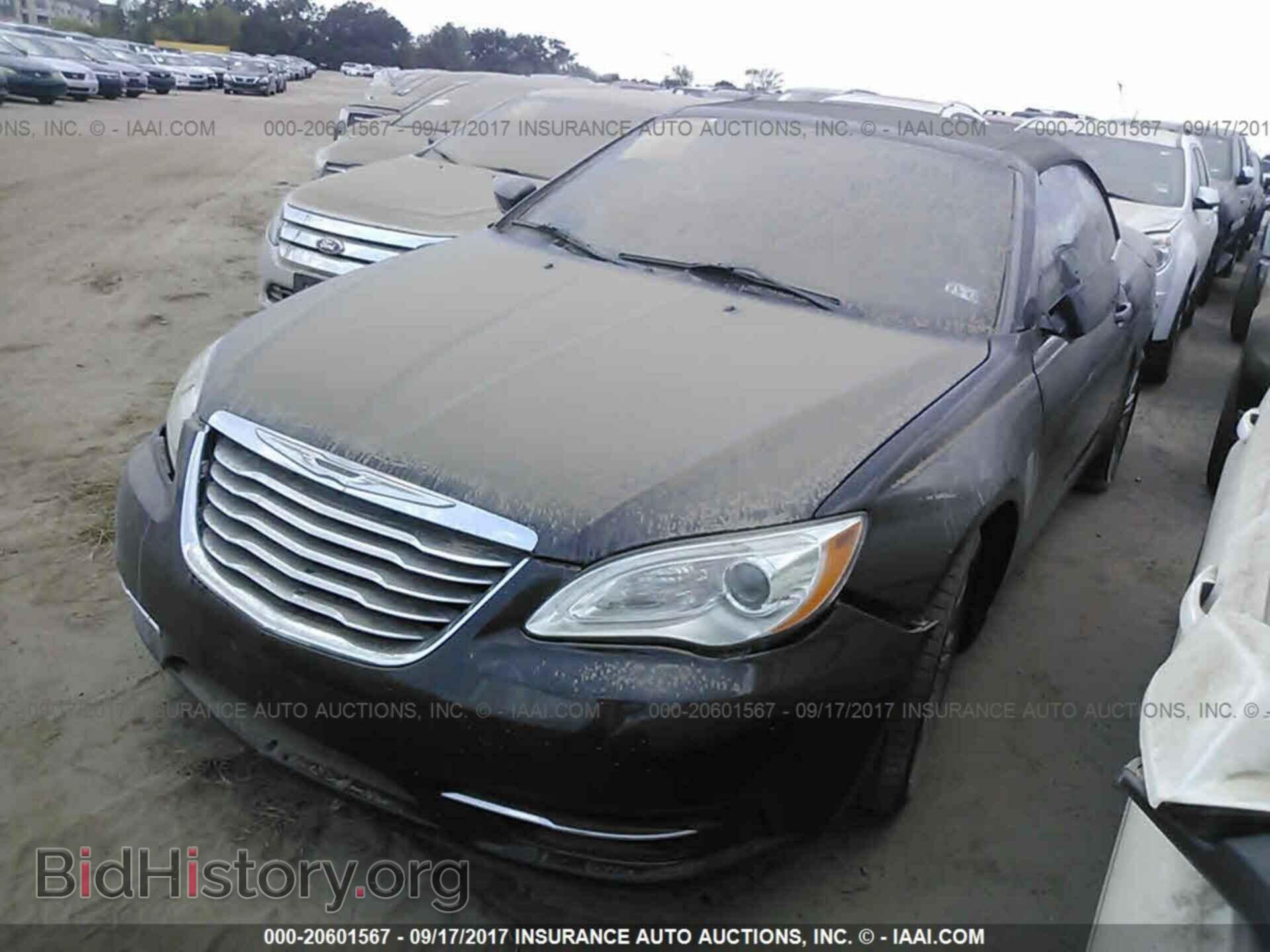2011 Chrysler 200 - VIN: 1C3BC2EG2BN600952 - Photo 2