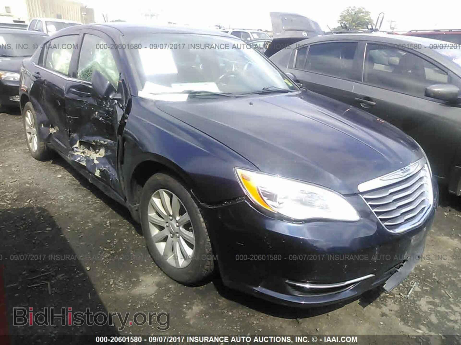 Photo 1C3BC1FB5BN600635 - Chrysler 200 2011