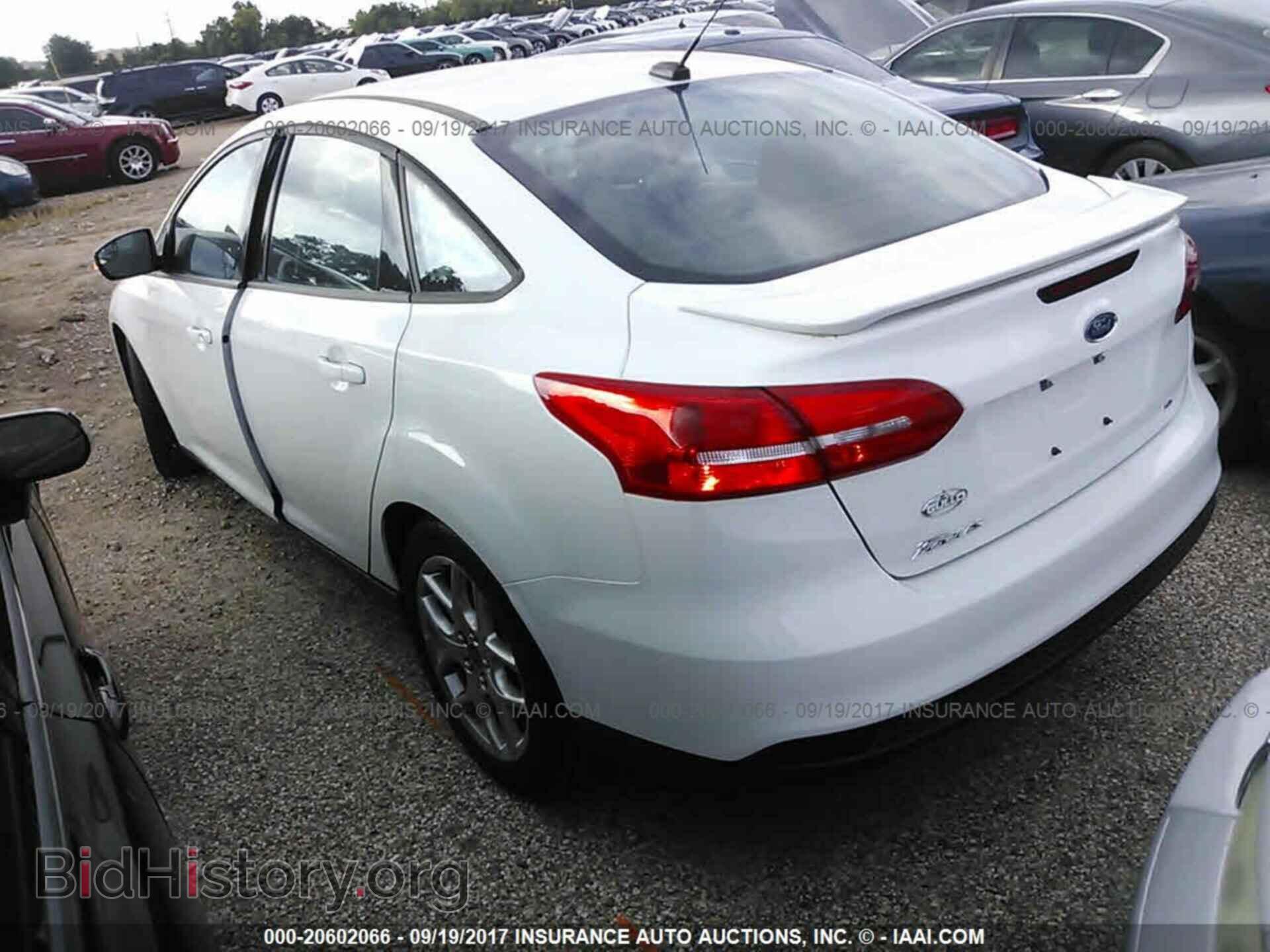2015 Ford Focus - VIN: 1FADP3F24FL331037 - Photo 3