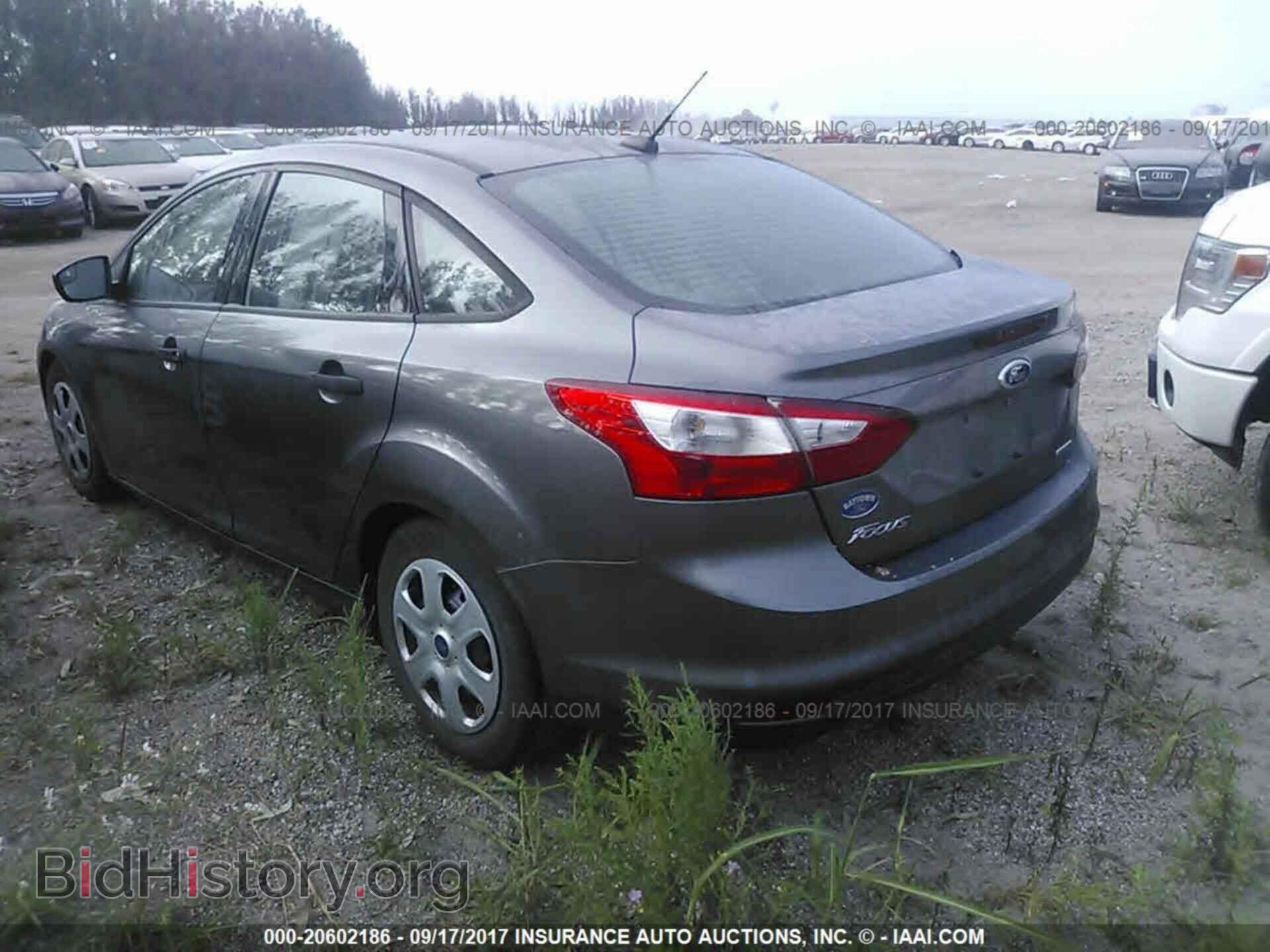 2014 Ford Focus - VIN: 1FADP3E27EL137649 - Фото 3