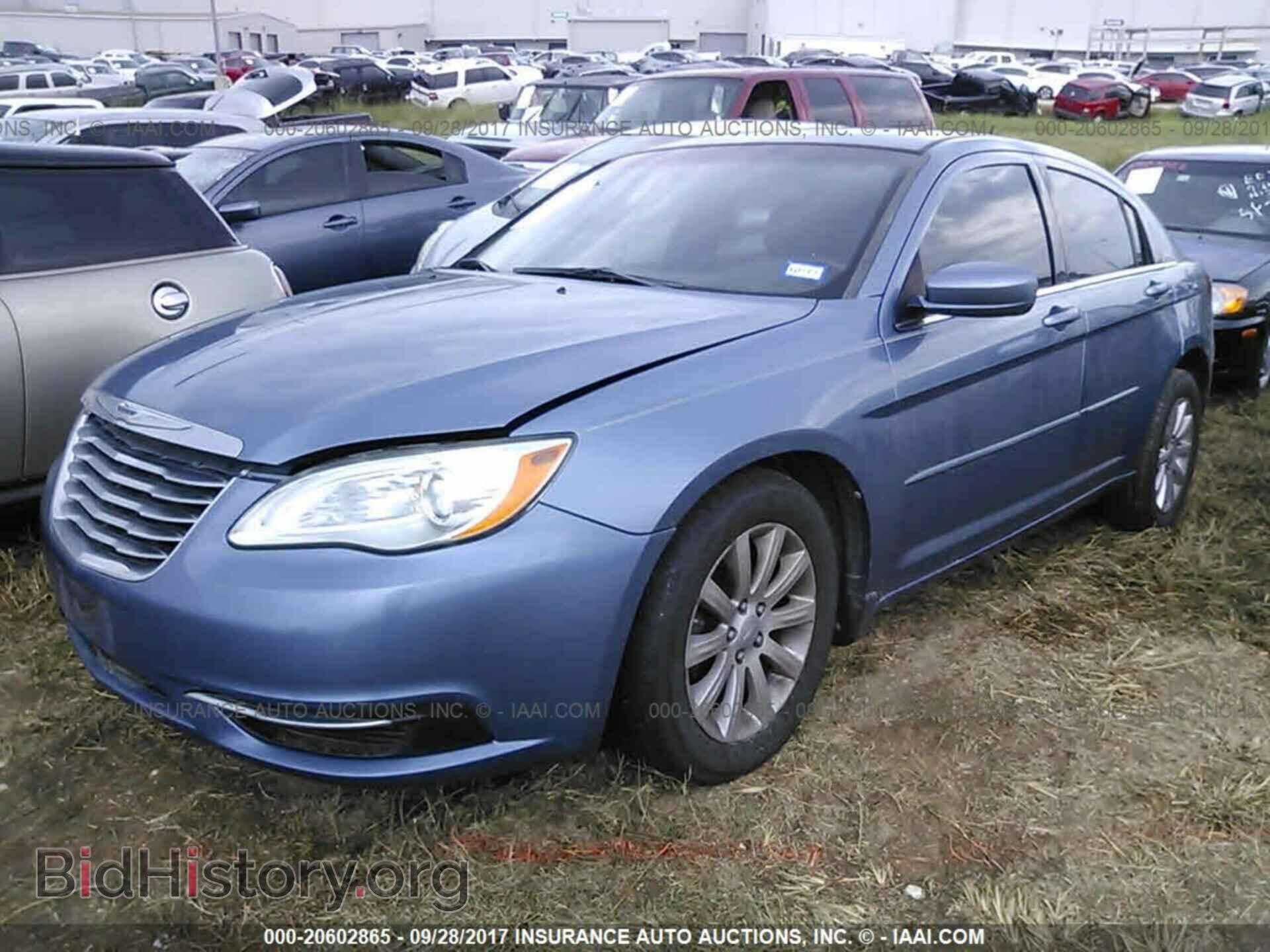 2011 Chrysler 200 - VIN: 1C3BC1FG7BN553166 - Photo 2