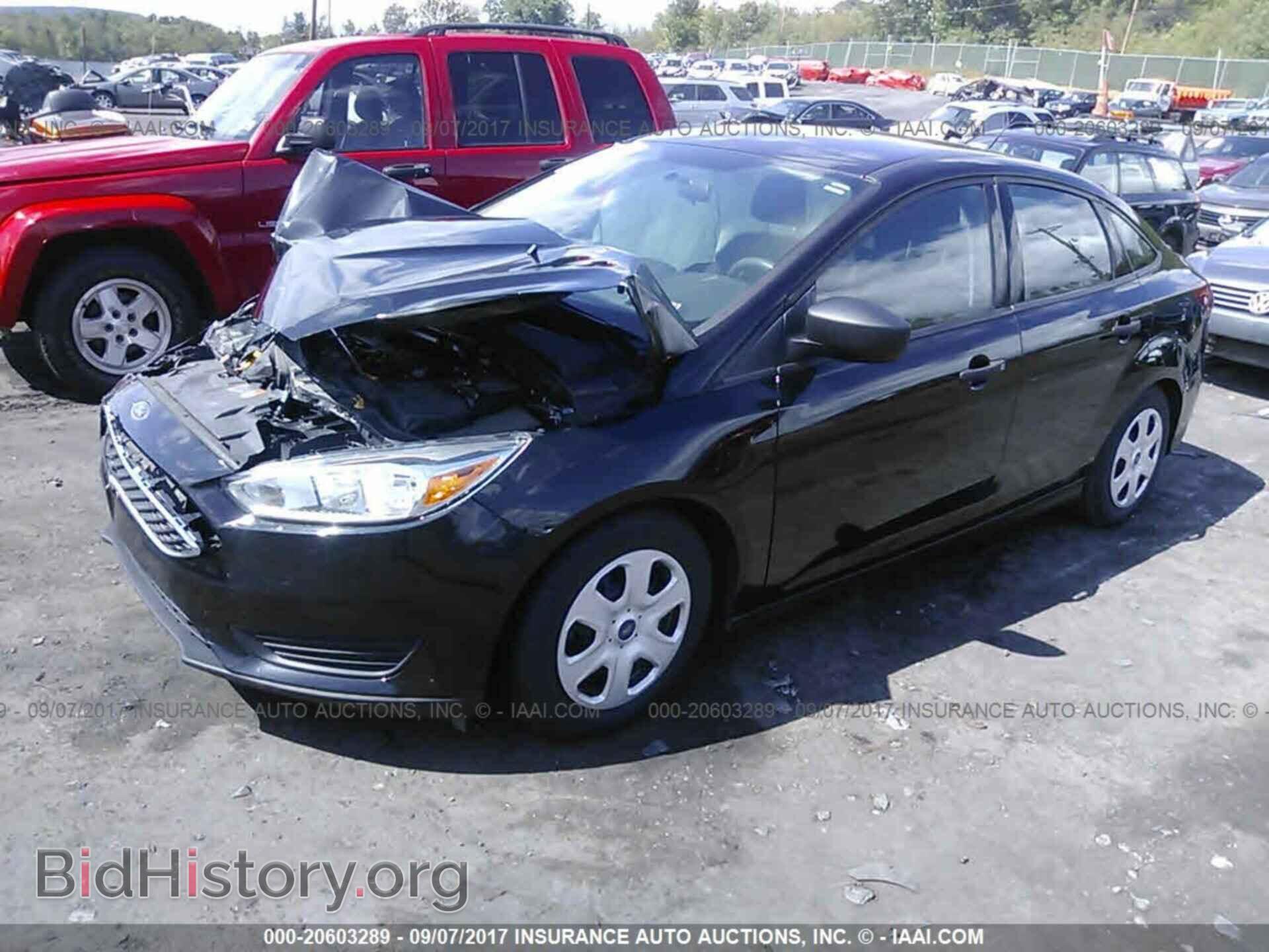 2015 Ford Focus - VIN: 1FADP3E25FL353453 - Photo 2