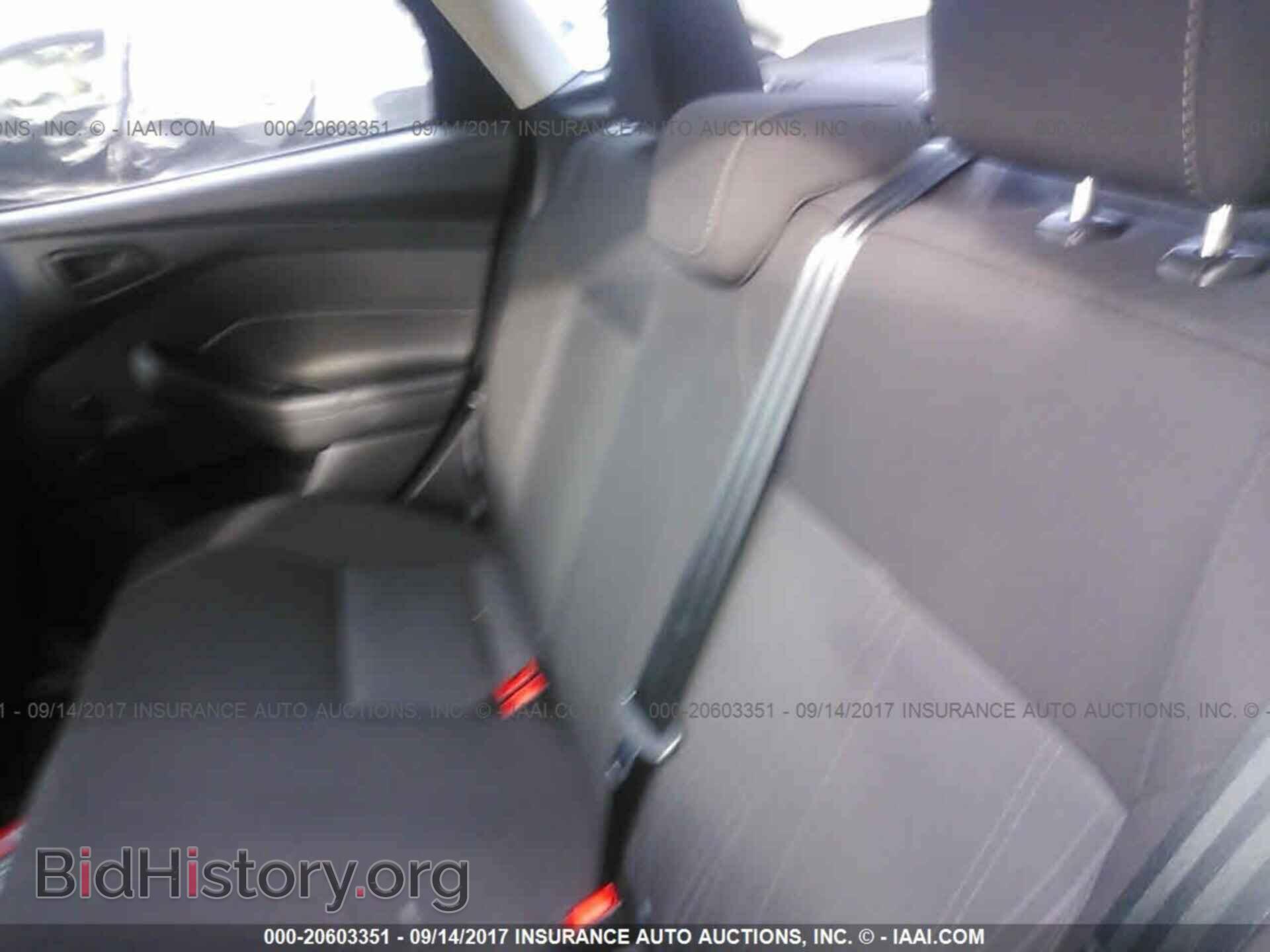 2016 Ford Focus - VIN: 1FADP3E25GL208611 - Photo 8