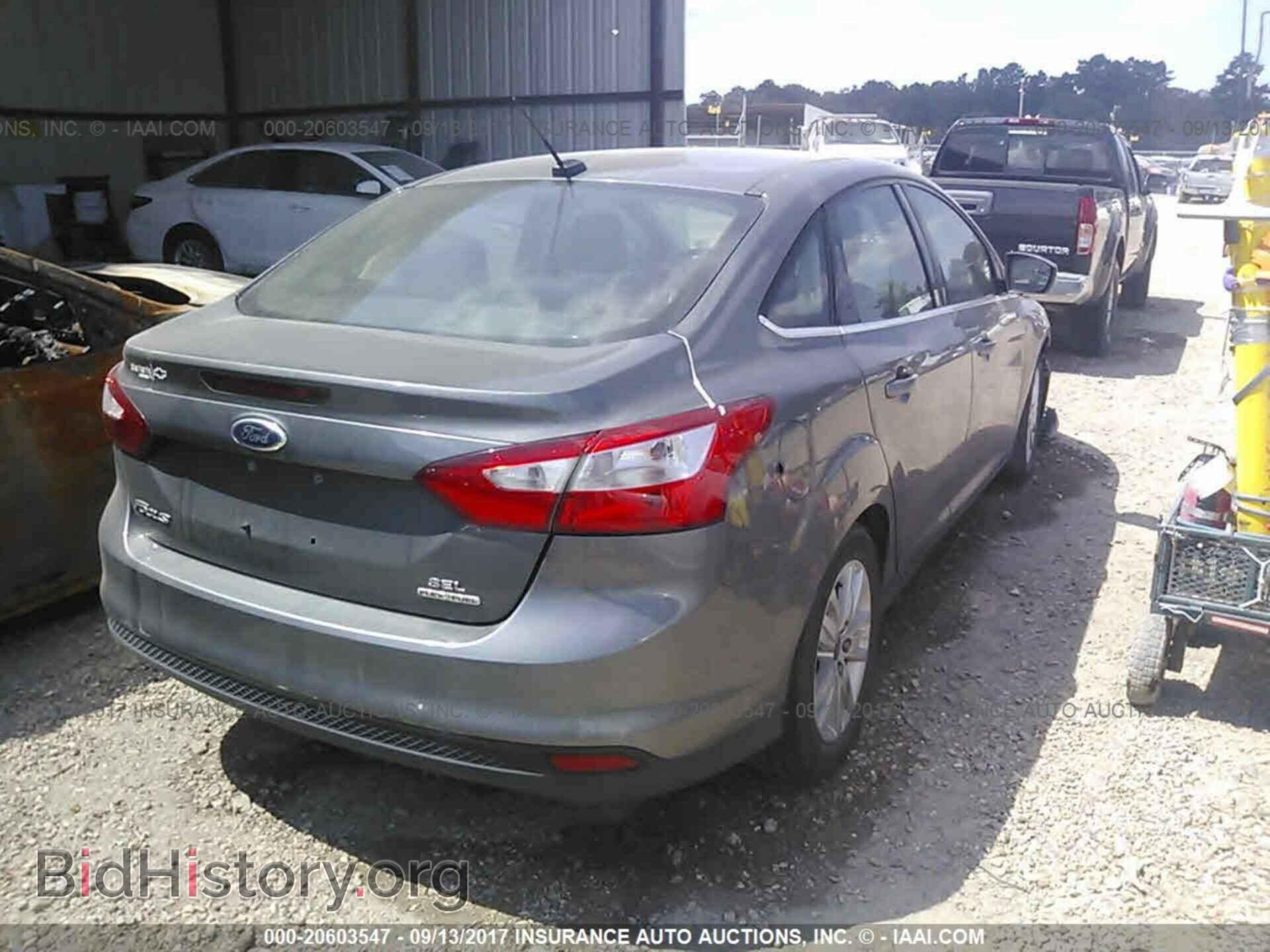 2012 Ford Focus - VIN: 1FAHP3H29CL384858 - Фото 4