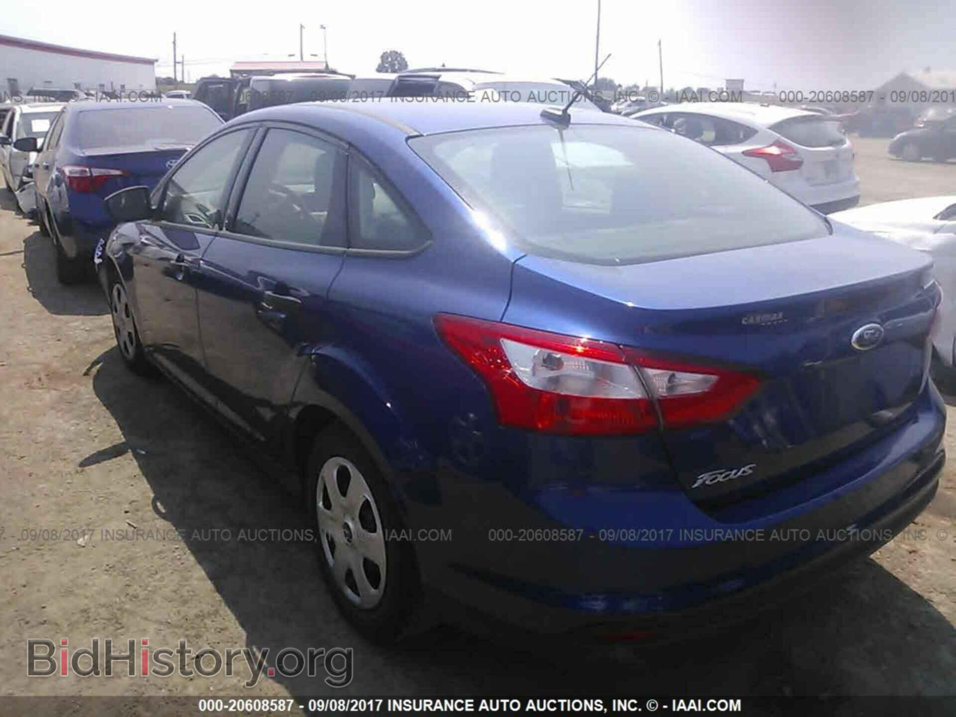 2012 Ford Focus - VIN: 1FAHP3E24CL324006 - Photo 3