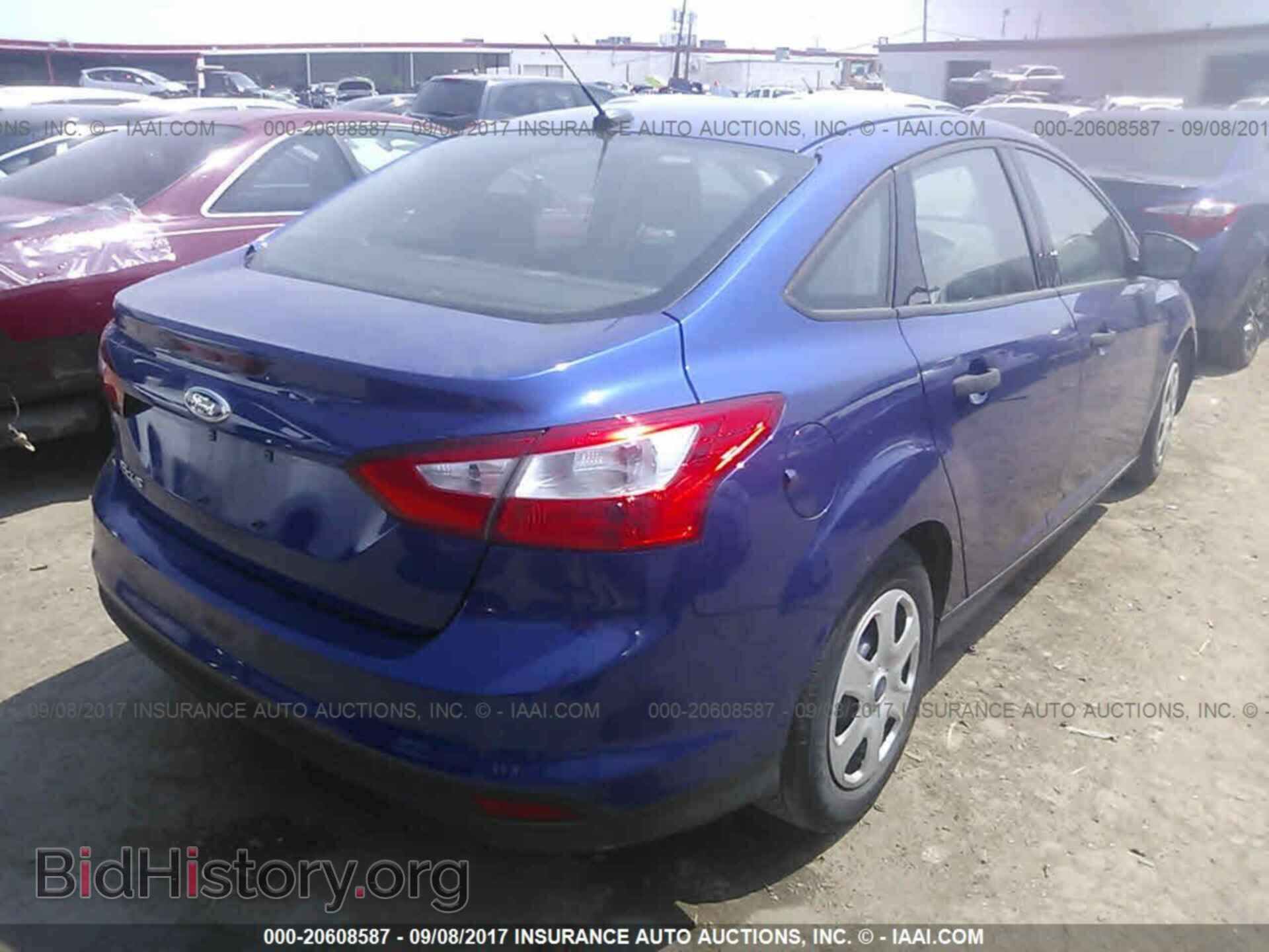 2012 Ford Focus - VIN: 1FAHP3E24CL324006 - Photo 4