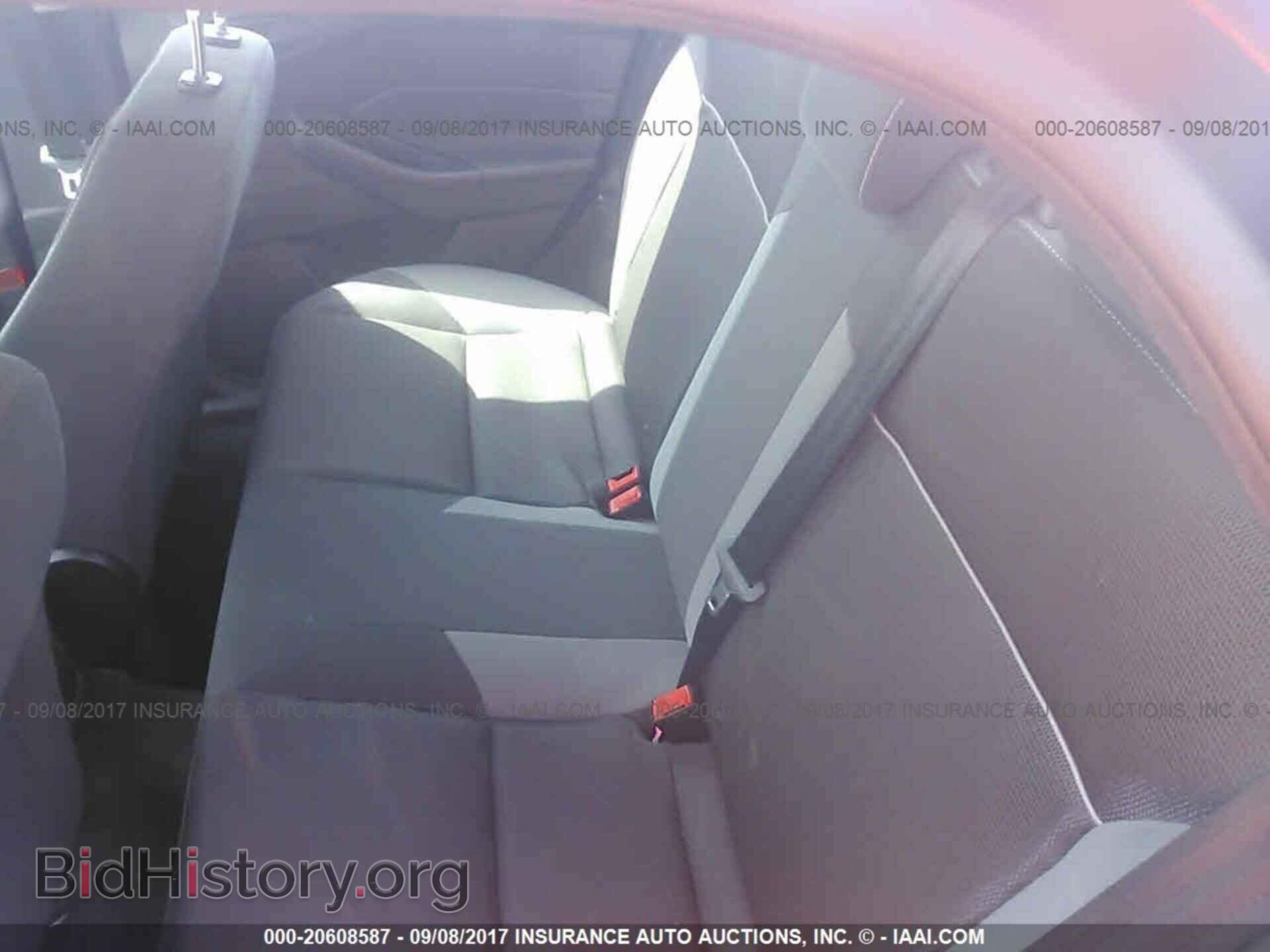 2012 Ford Focus - VIN: 1FAHP3E24CL324006 - Photo 8