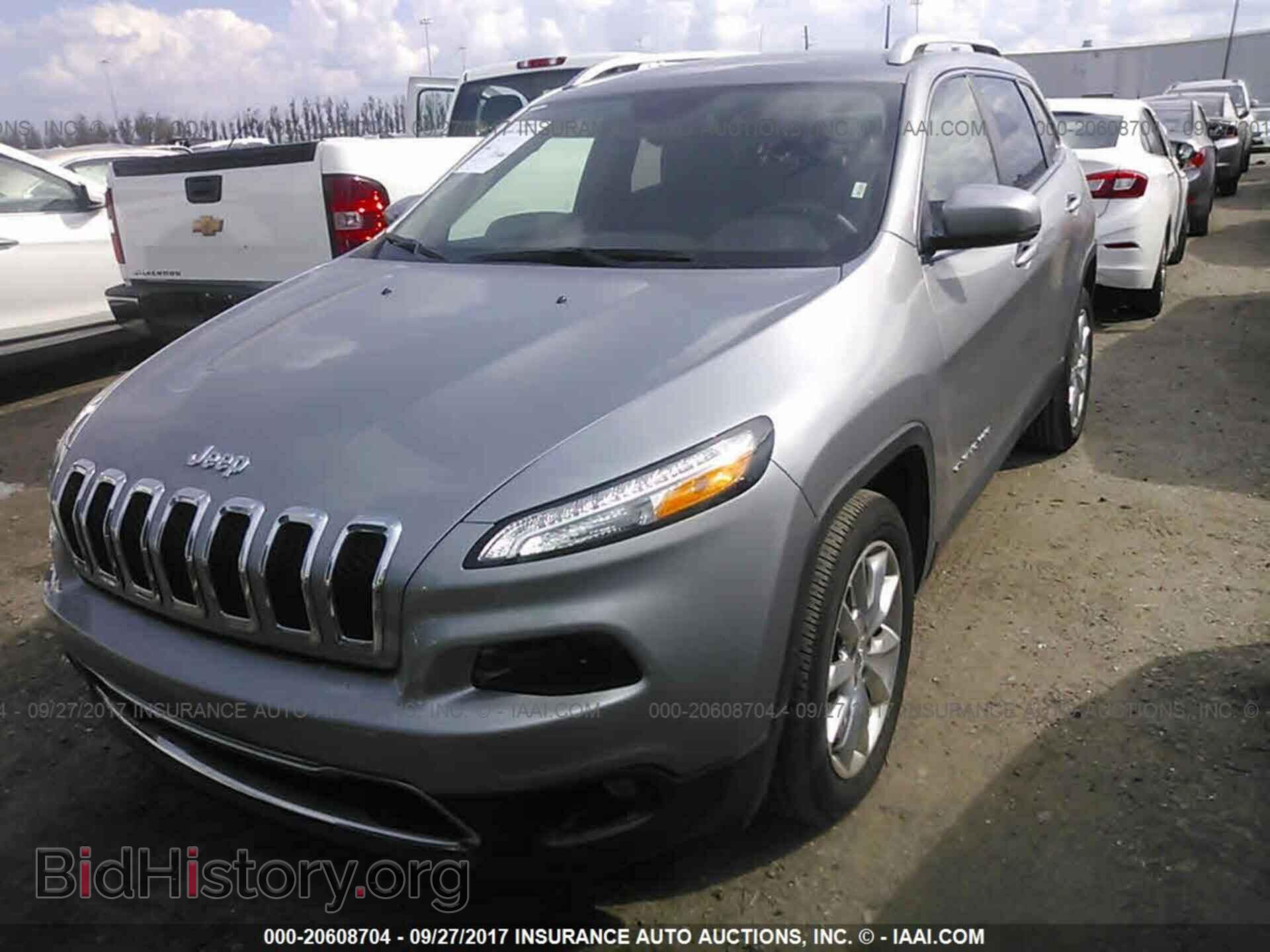 2017 Jeep Cherokee - VIN: 1C4PJLDBXHW522877 - Photo 2