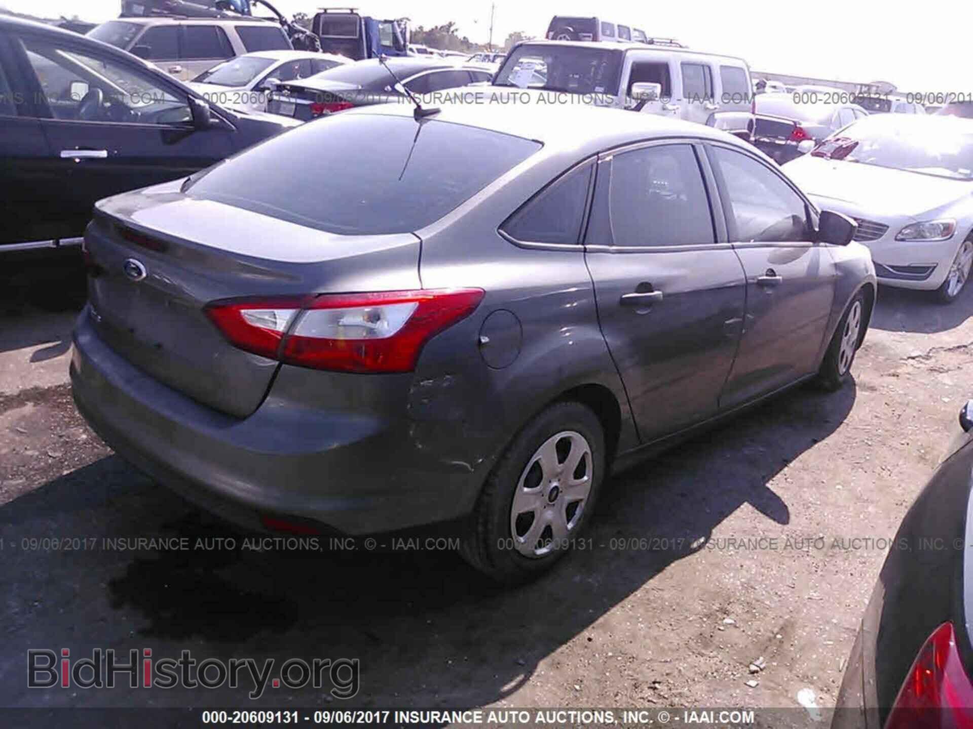 2012 Ford Focus - VIN: 1FAHP3E26CL250068 - Photo 4