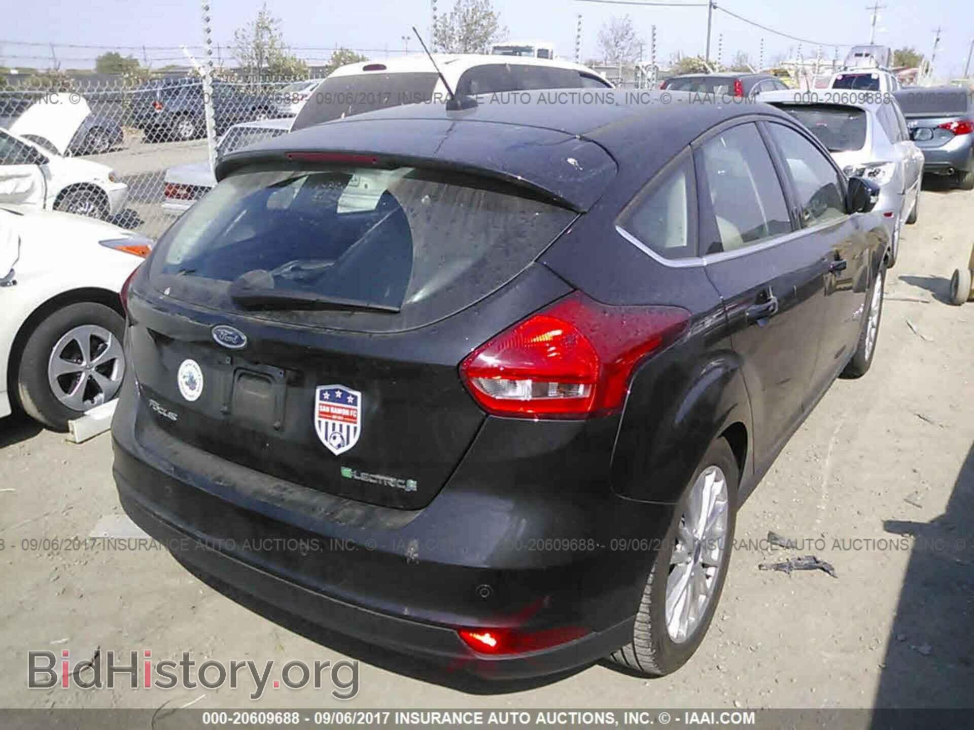 2015 Ford Focus - VIN: 1FADP3R44FL342004 - Photo 4