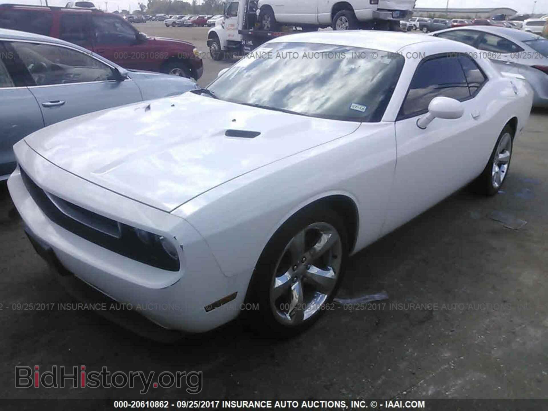 2014 Dodge Challenger - VIN: 2C3CDYAG9EH149770 - Фото 2