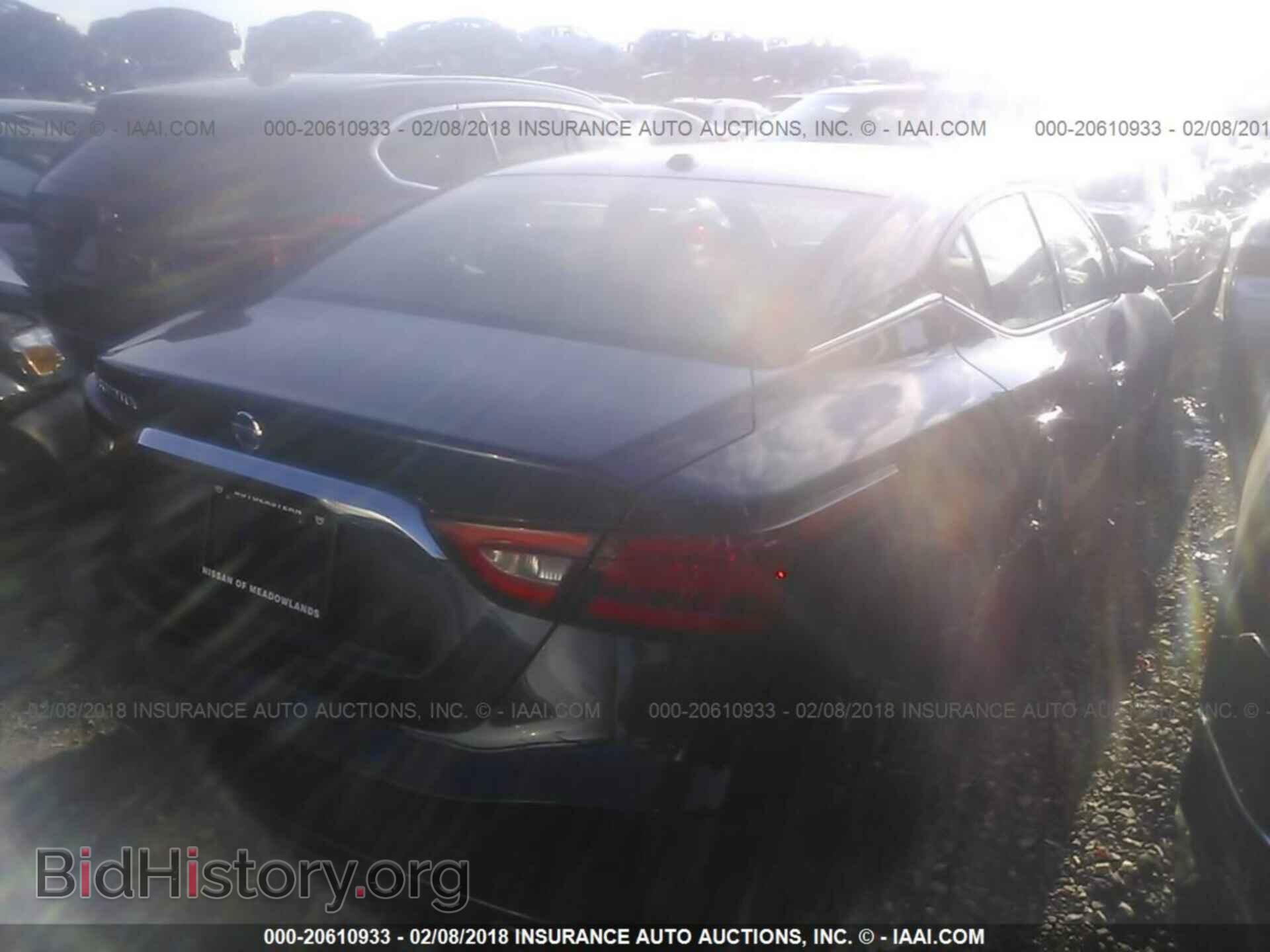 2017 Nissan Maxima - VIN: 1N4AA6AP1HC385164 - Photo 4