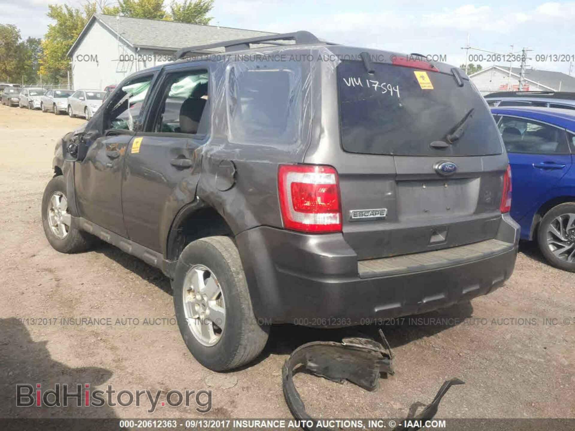 2011 Ford Escape - VIN: 1FMCU0D79BKB02165 - Фото 3