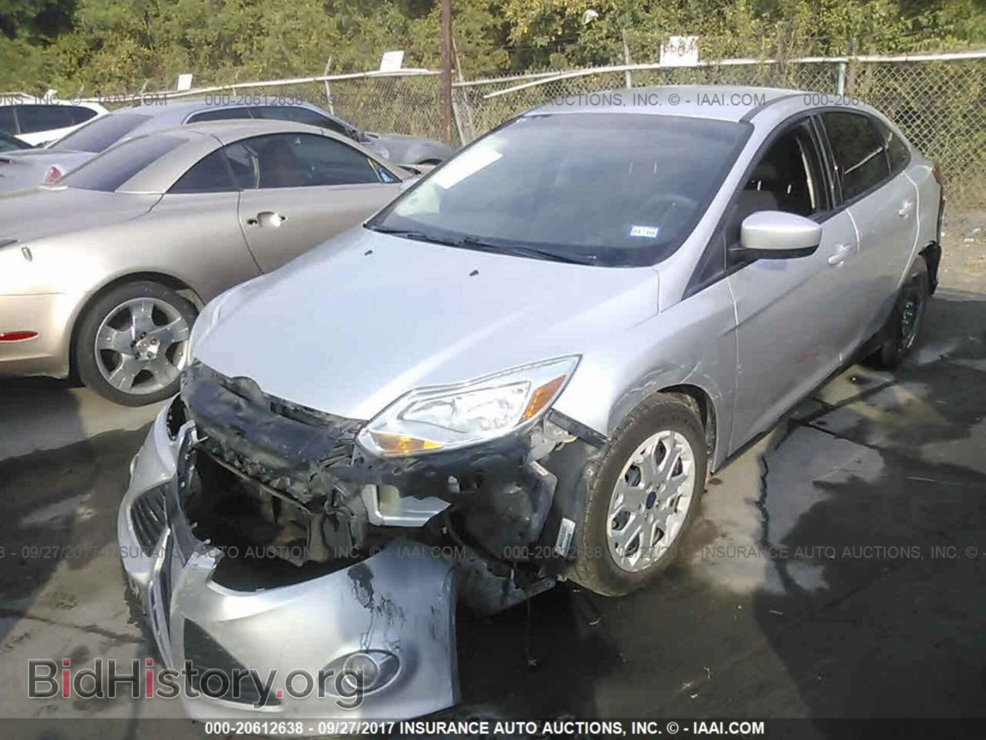 2012 Ford Focus - VIN: 1FAHP3F28CL450030 - Фото 2