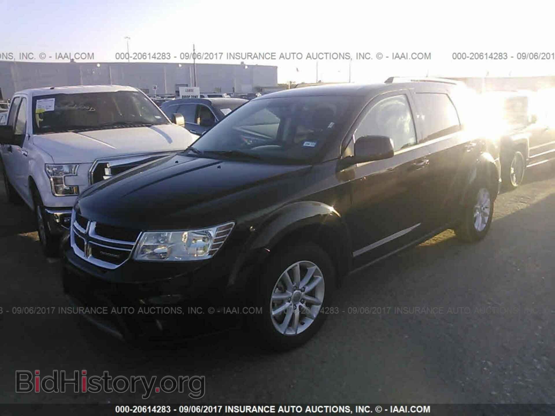 2017 Dodge Journey - VIN: 3C4PDCBG3HT521629 - Фото 2