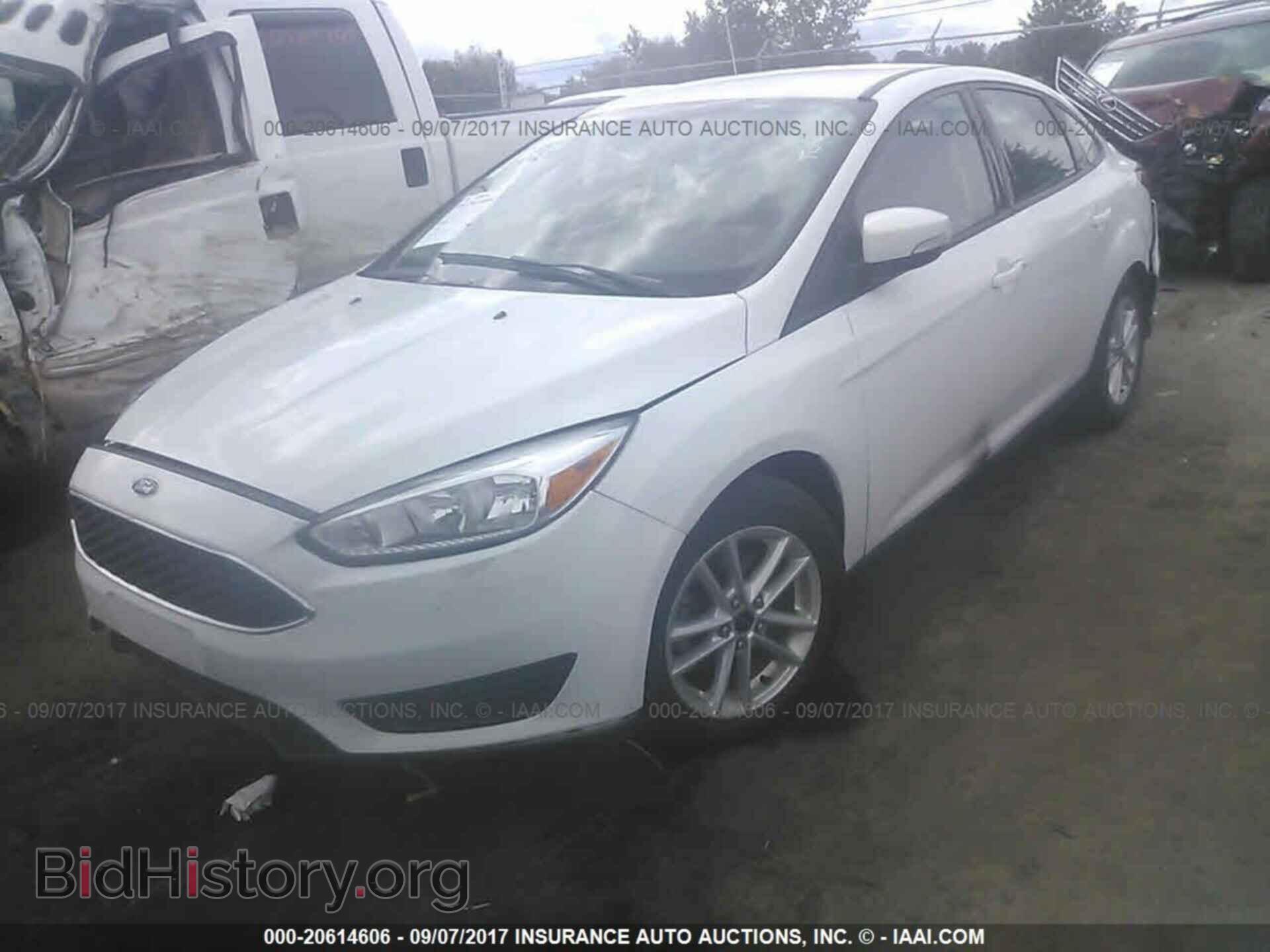 2015 Ford Focus - VIN: 1FADP3F22FL340271 - Фото 2