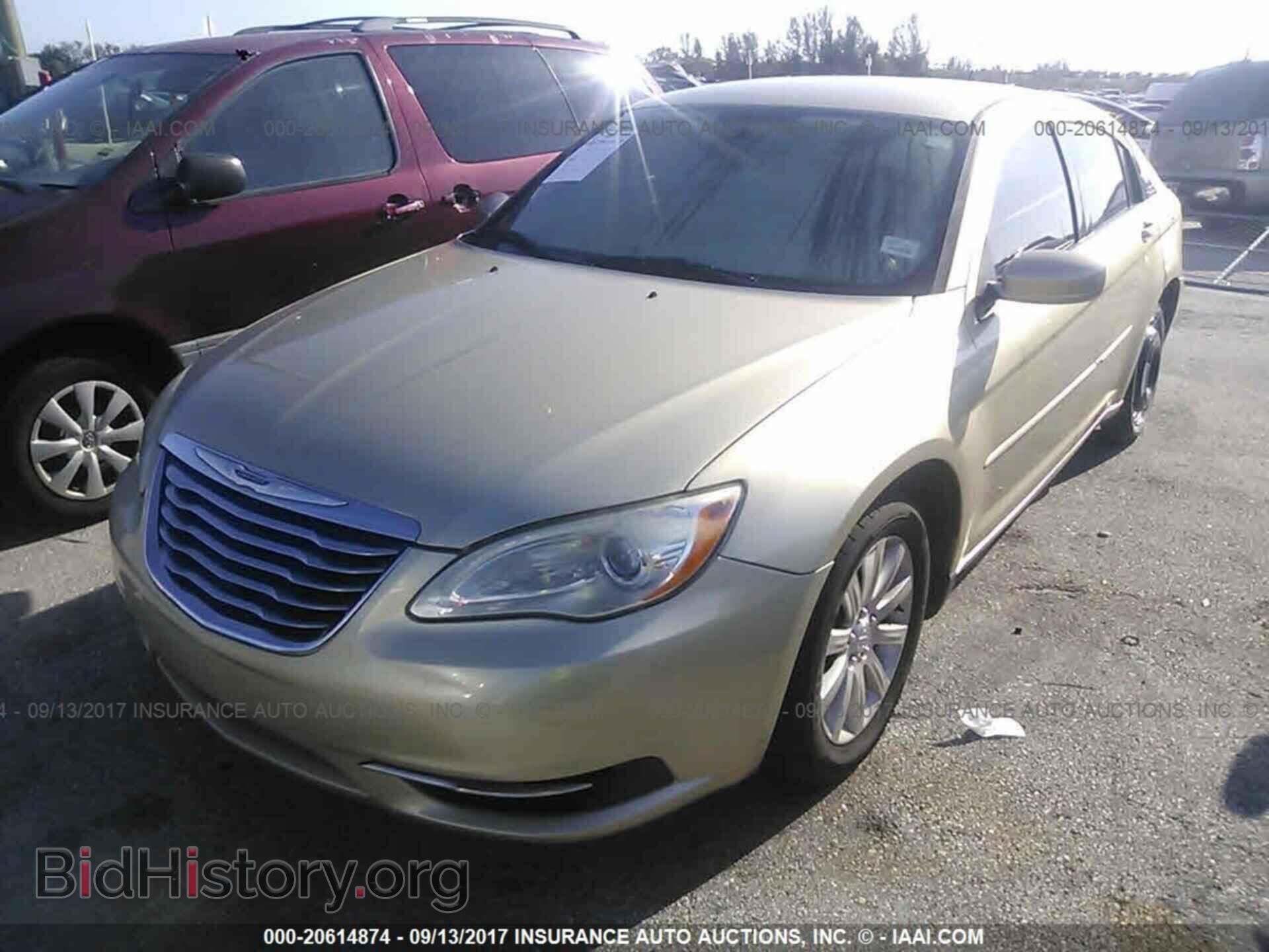 2011 Chrysler 200 - VIN: 1C3BC1FB4BN519349 - Photo 2