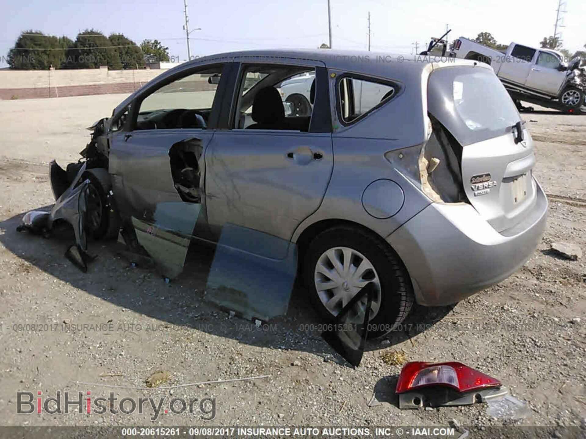 2015 Nissan Versa note - VIN: 3N1CE2CP8FL375569 - Фото 3