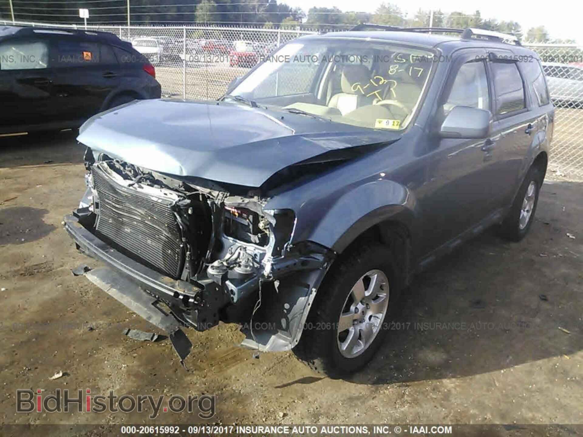 2011 Ford Escape - VIN: 1FMCU9EG9BKC06335 - Фото 2