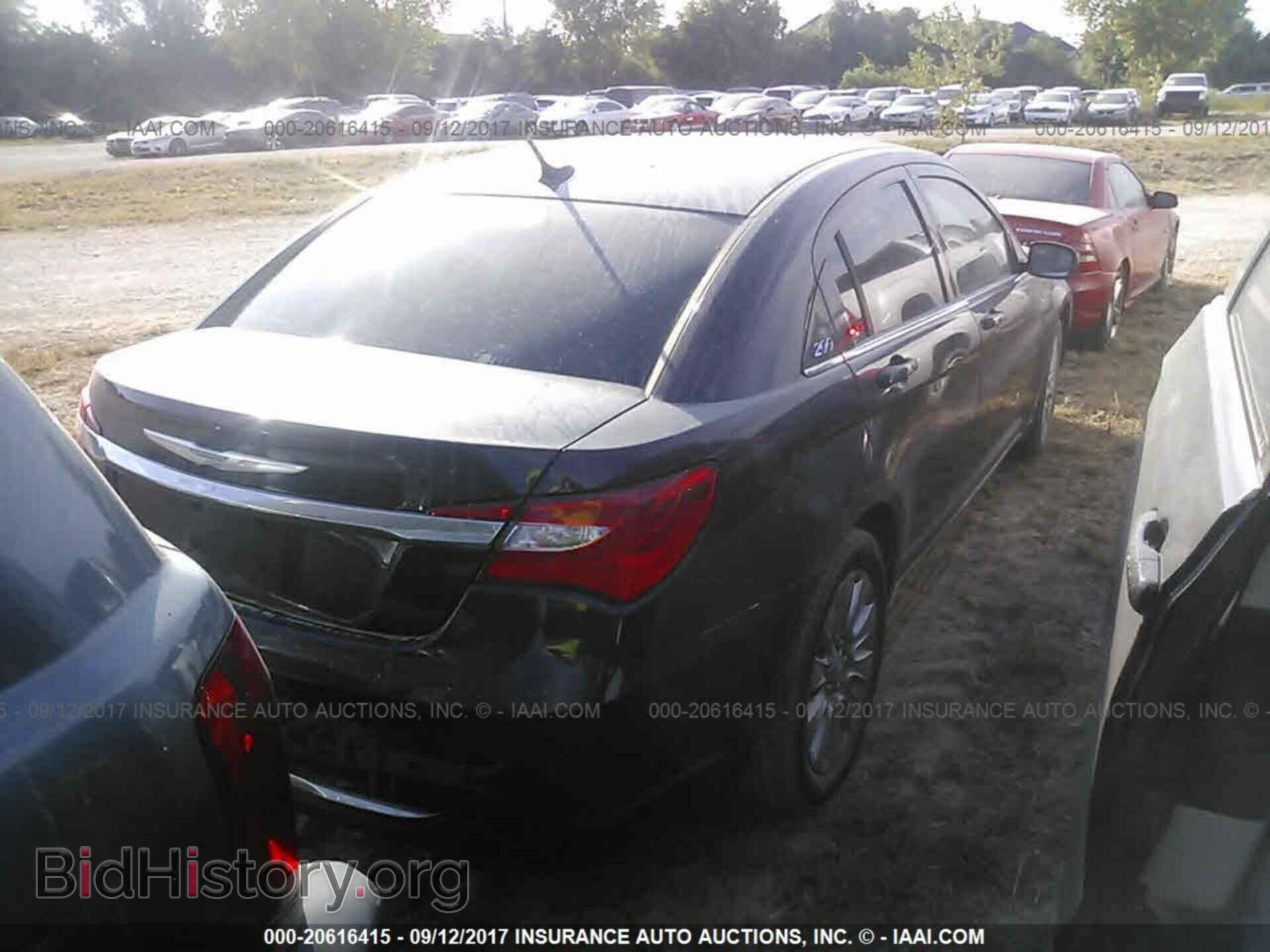2013 Chrysler 200 - VIN: 1C3CCBAB8DN597086 - Фото 4