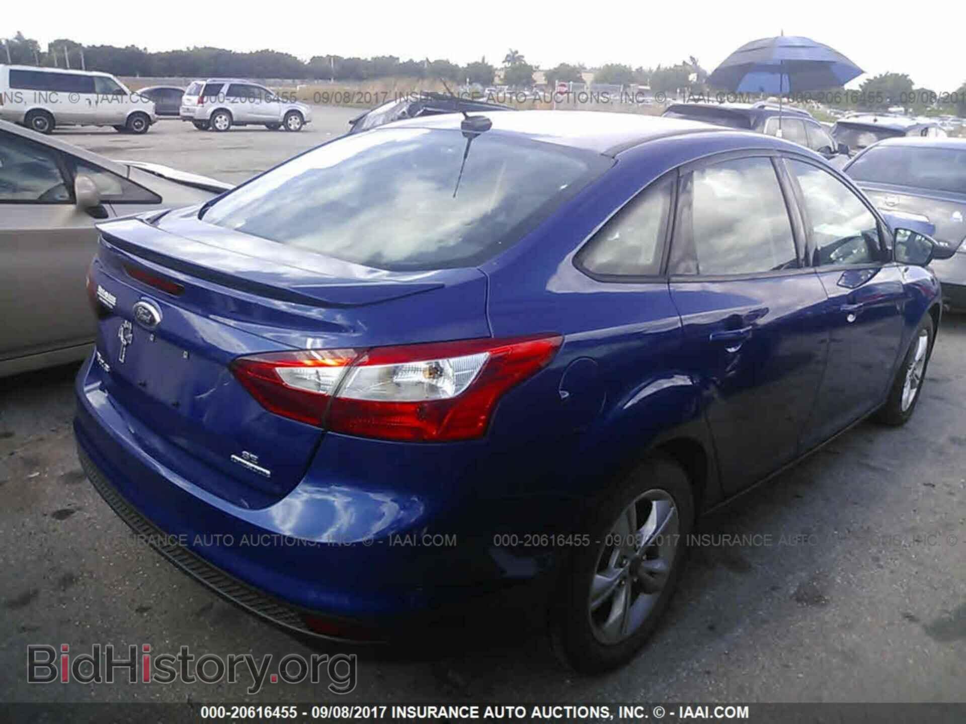 2012 Ford Focus - VIN: 1FAHP3F2XCL462406 - Photo 4