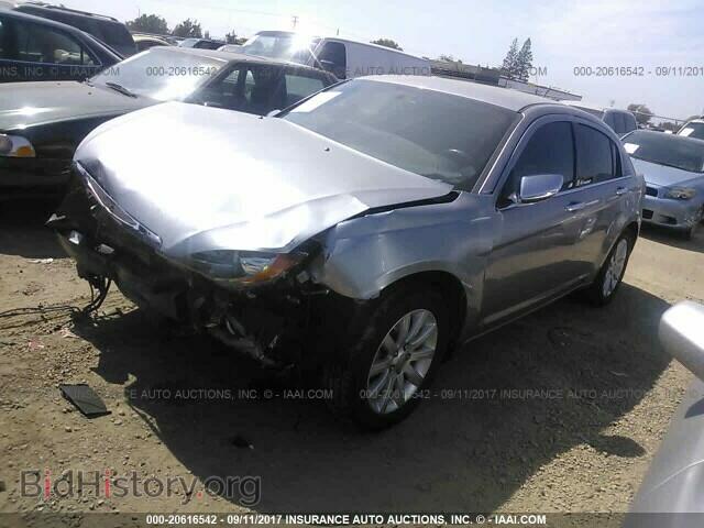 2013 Chrysler 200 - VIN: 1C3CCBCG4DN514925 - Фото 2