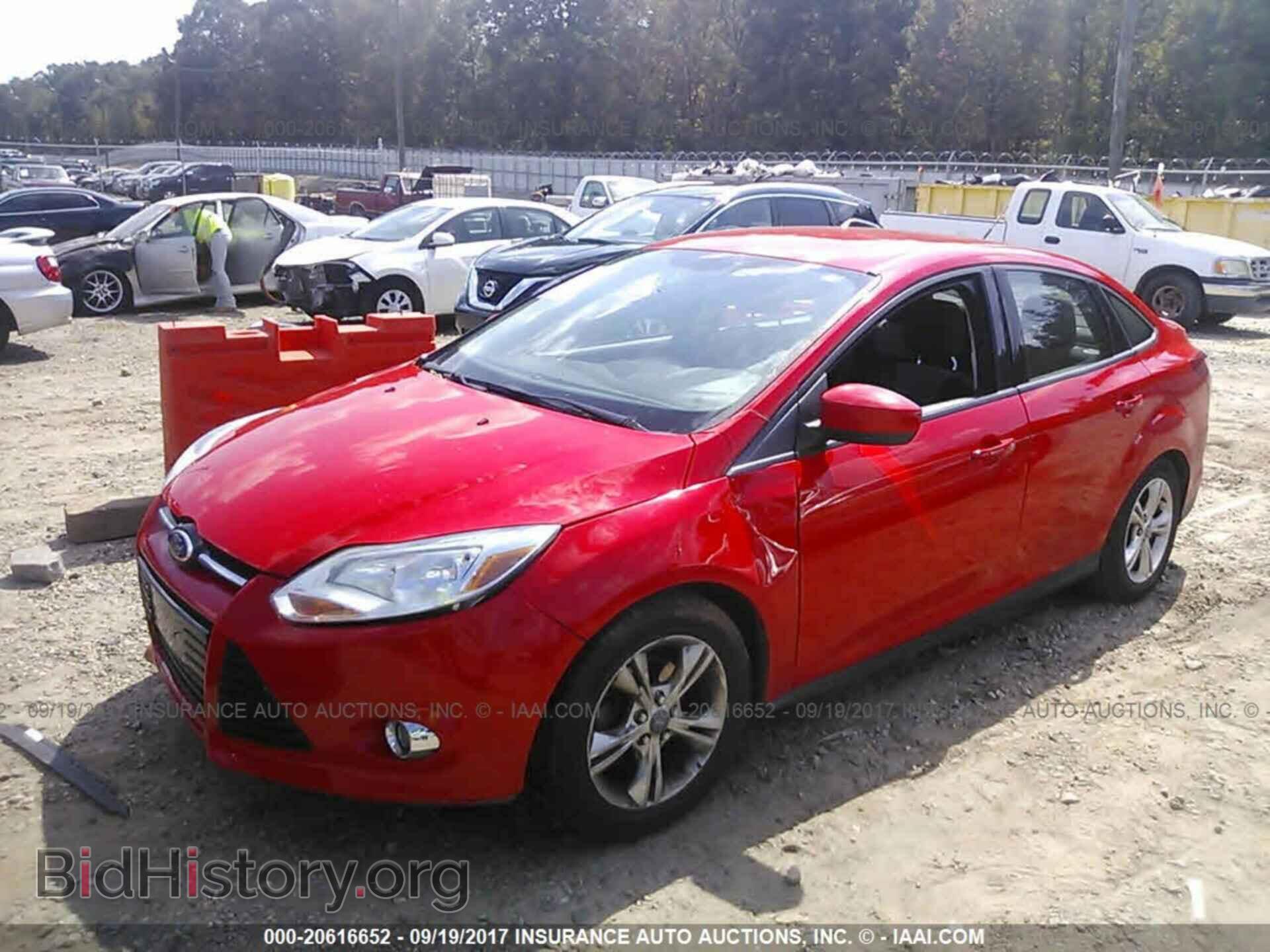 2012 Ford Focus - VIN: 1FAHP3F24CL126248 - Photo 2