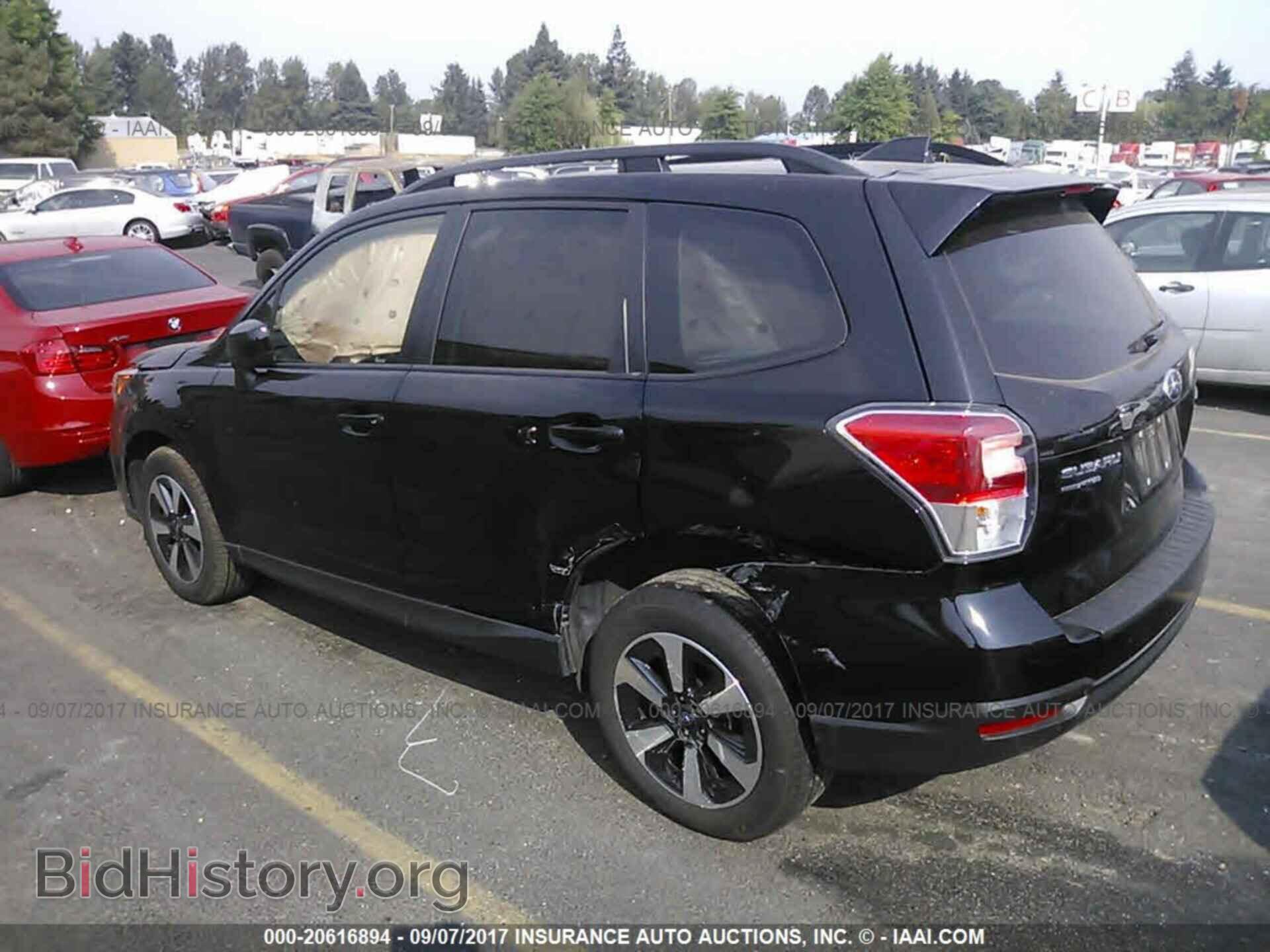 2017 Subaru Forester - VIN: JF2SJAGC8HH450182 - Фото 3