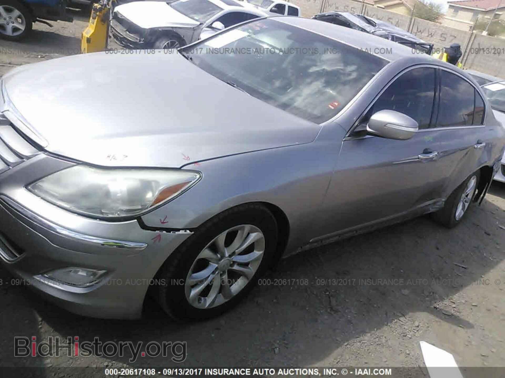 2012 Hyundai Genesis - VIN: KMHGC4DD1CU178678 - Фото 2