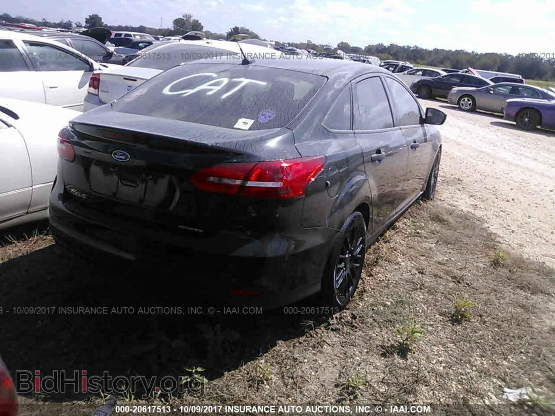 2015 Ford Focus - VIN: 1FADP3E27FL287200 - Photo 4