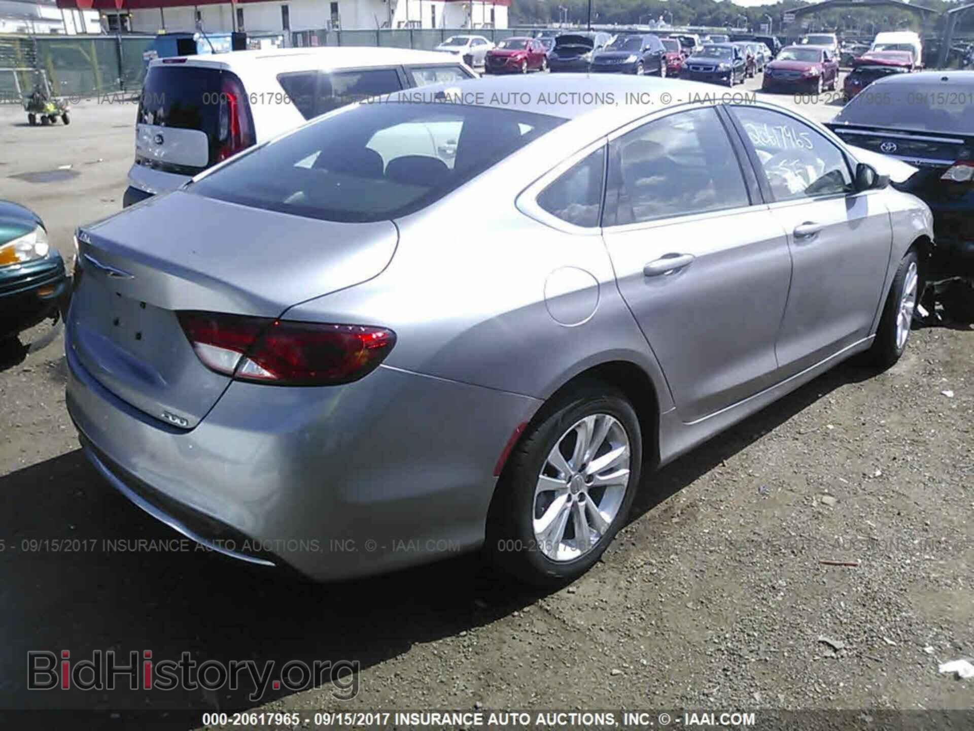 2015 Chrysler 200 - VIN: 1C3CCCAB1FN745393 - Photo 4