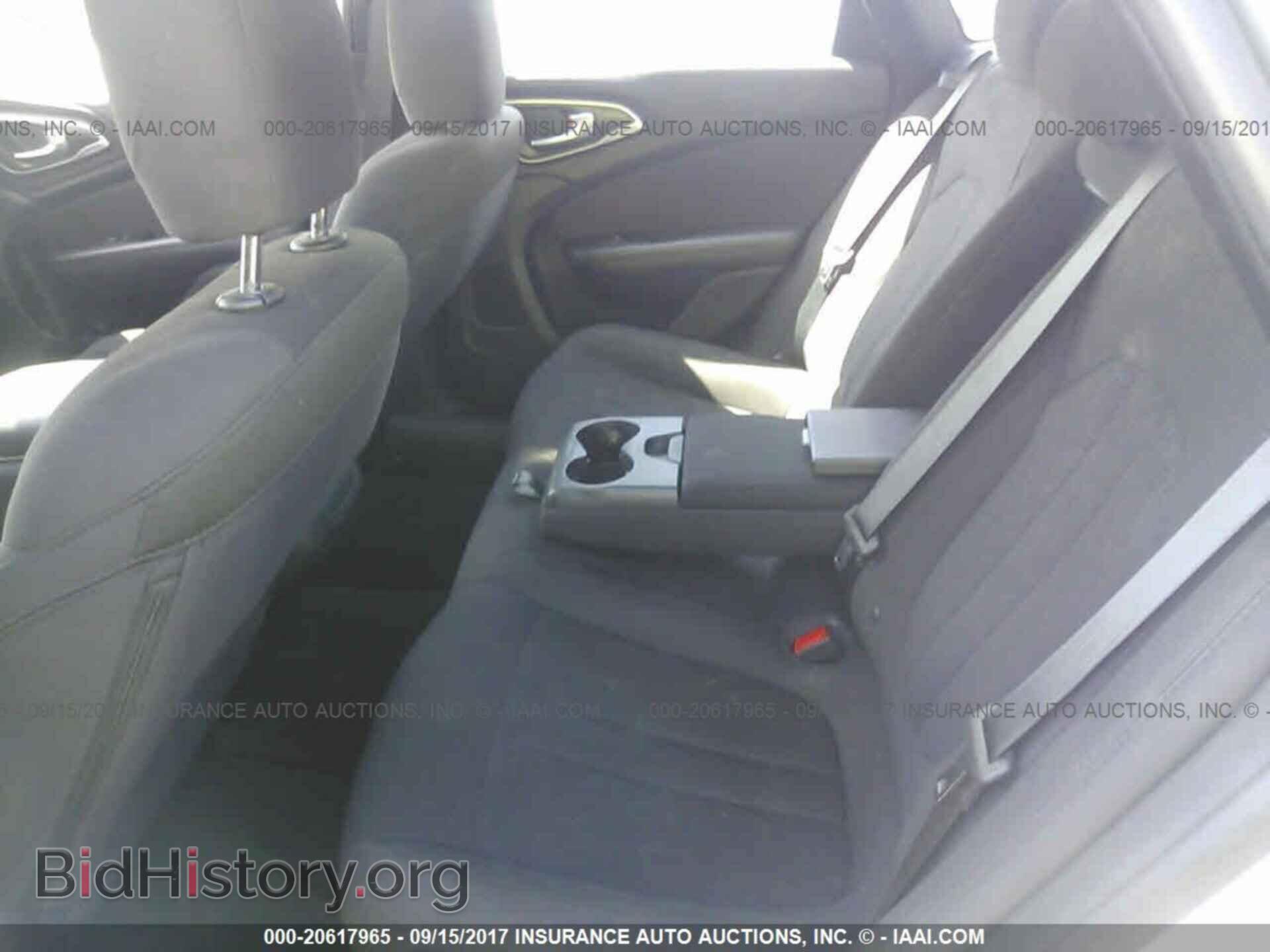 2015 Chrysler 200 - VIN: 1C3CCCAB1FN745393 - Photo 8