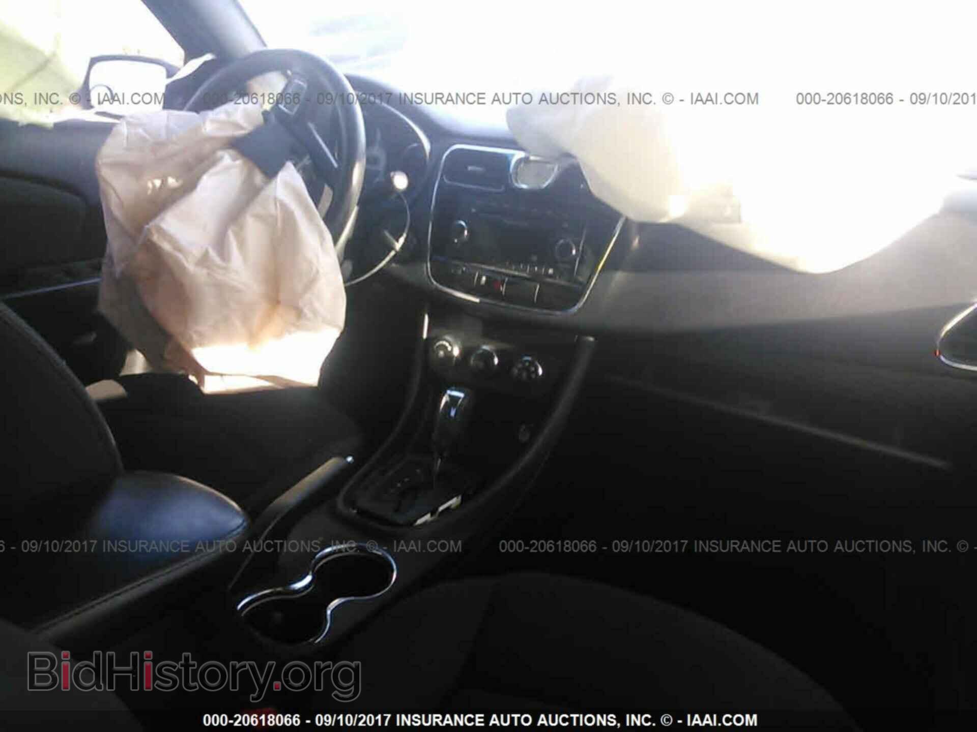 2012 Chrysler 200 - VIN: 1C3CCBAB6CN157981 - Photo 5