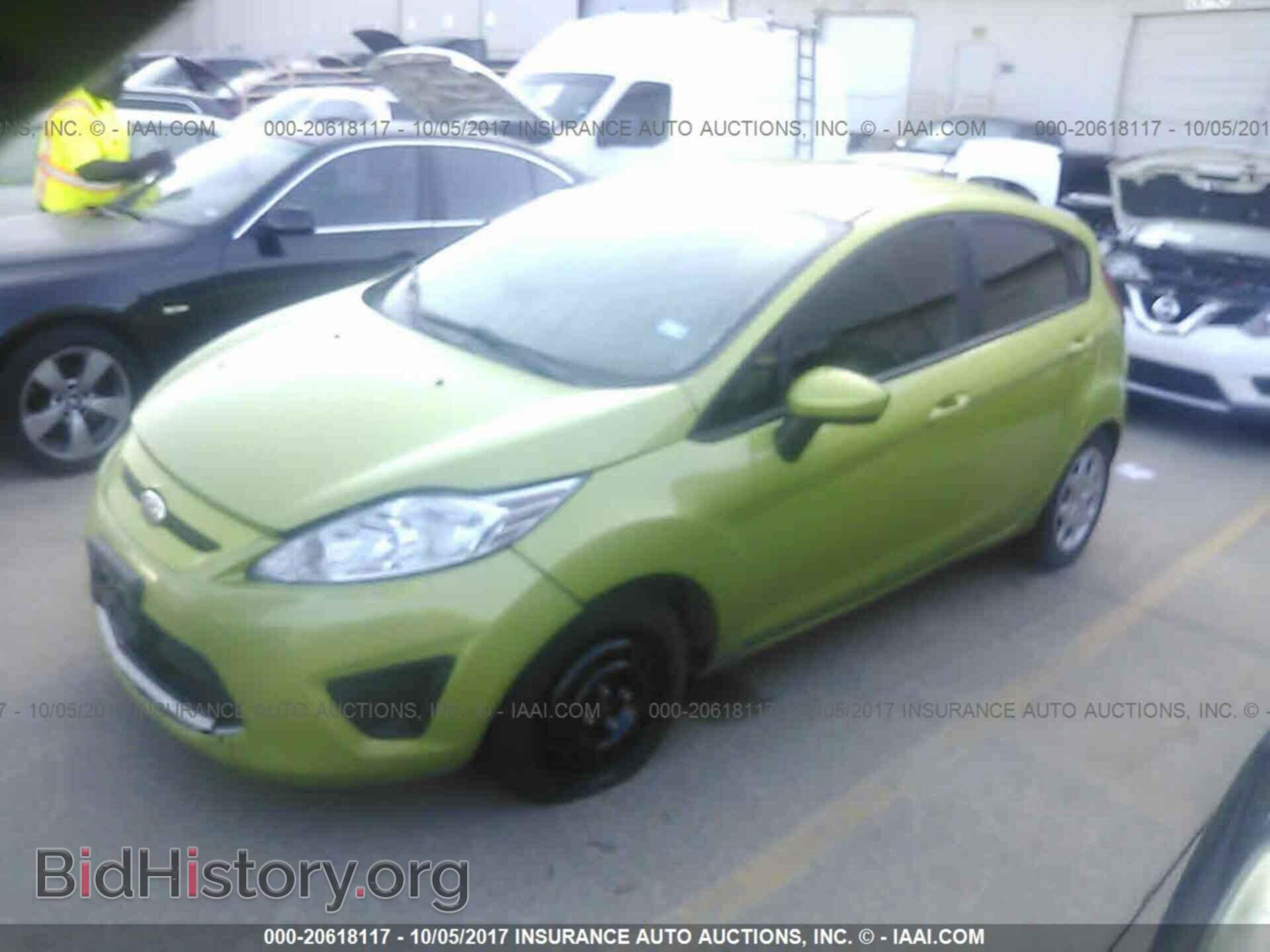 2012 Ford Fiesta - VIN: 3FADP4EJ5CM196059 - Photo 2