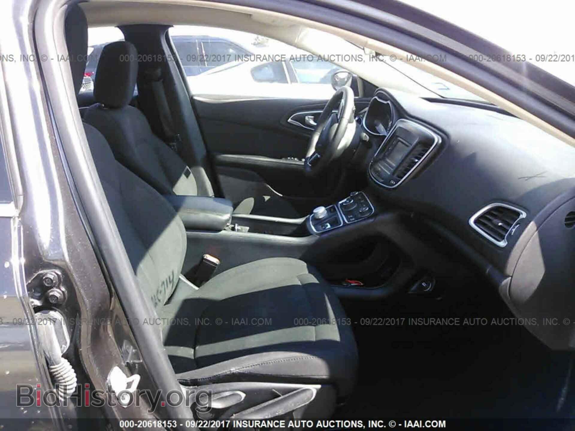2016 Chrysler 200 - VIN: 1C3CCCAB3GN123587 - Фото 5