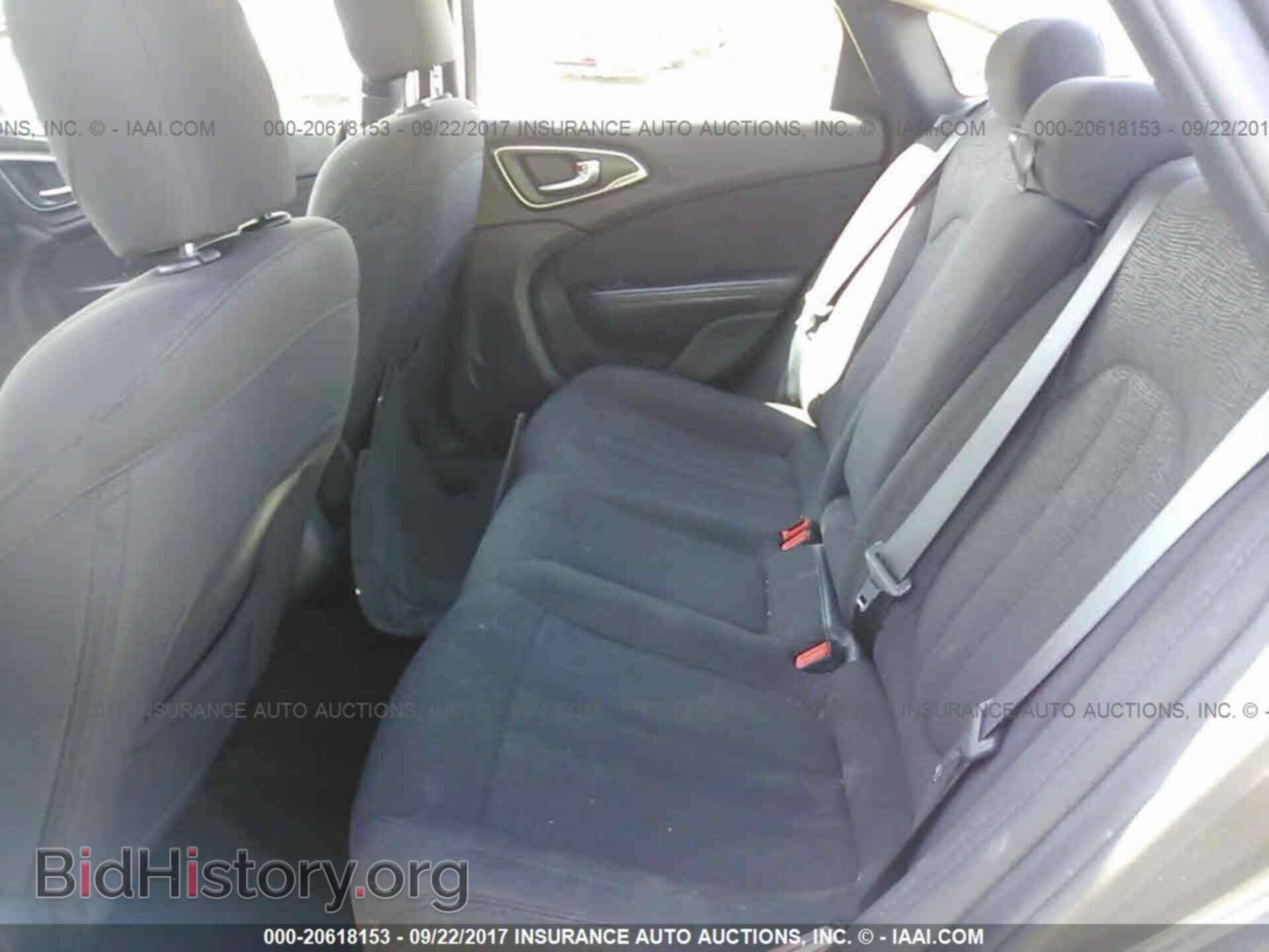 2016 Chrysler 200 - VIN: 1C3CCCAB3GN123587 - Фото 8